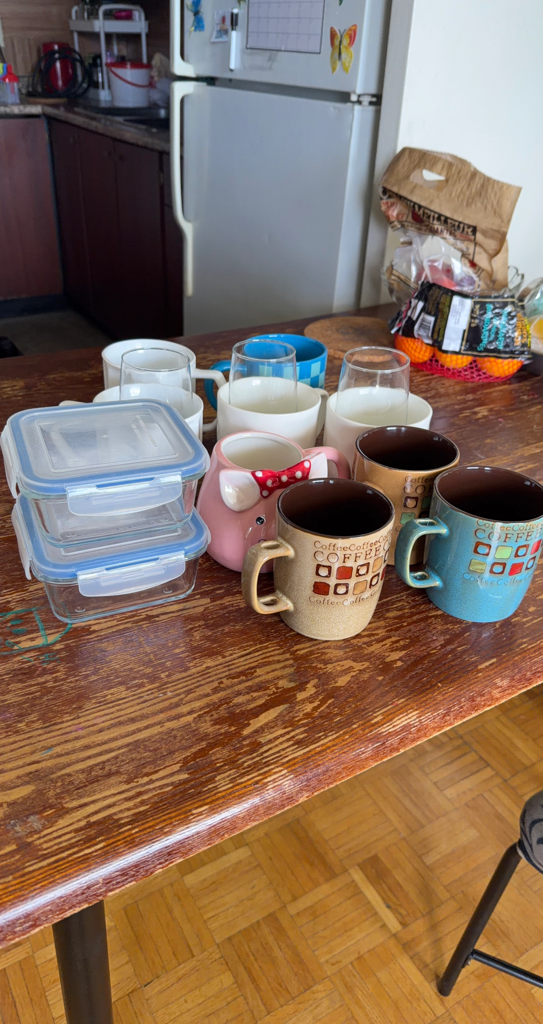 Set of 5 Mugs and 3 Glass Containers
