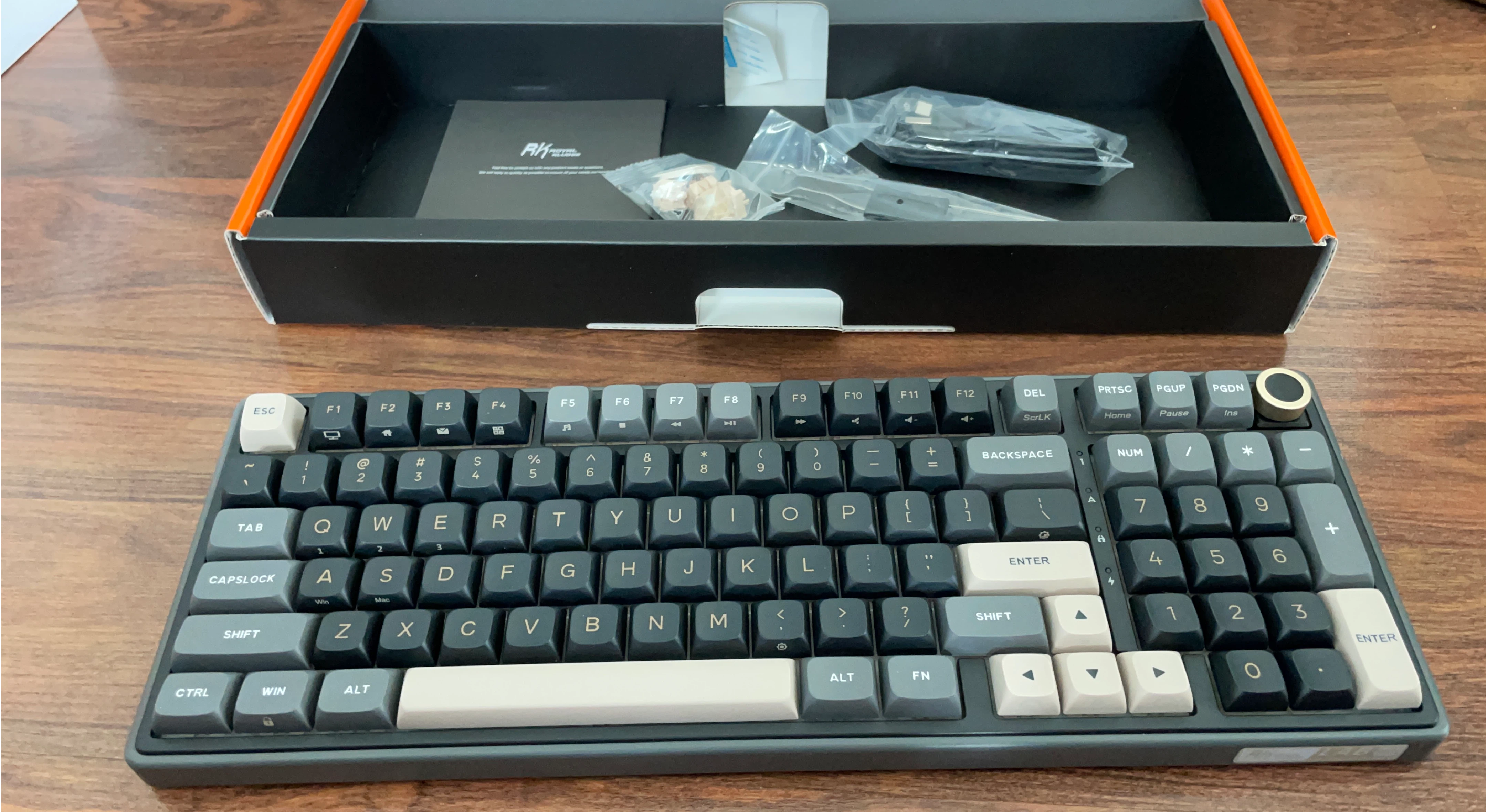 ⚽ NIB RK ROYAL KLUDGE R98 Pro Mechanical Keyboard