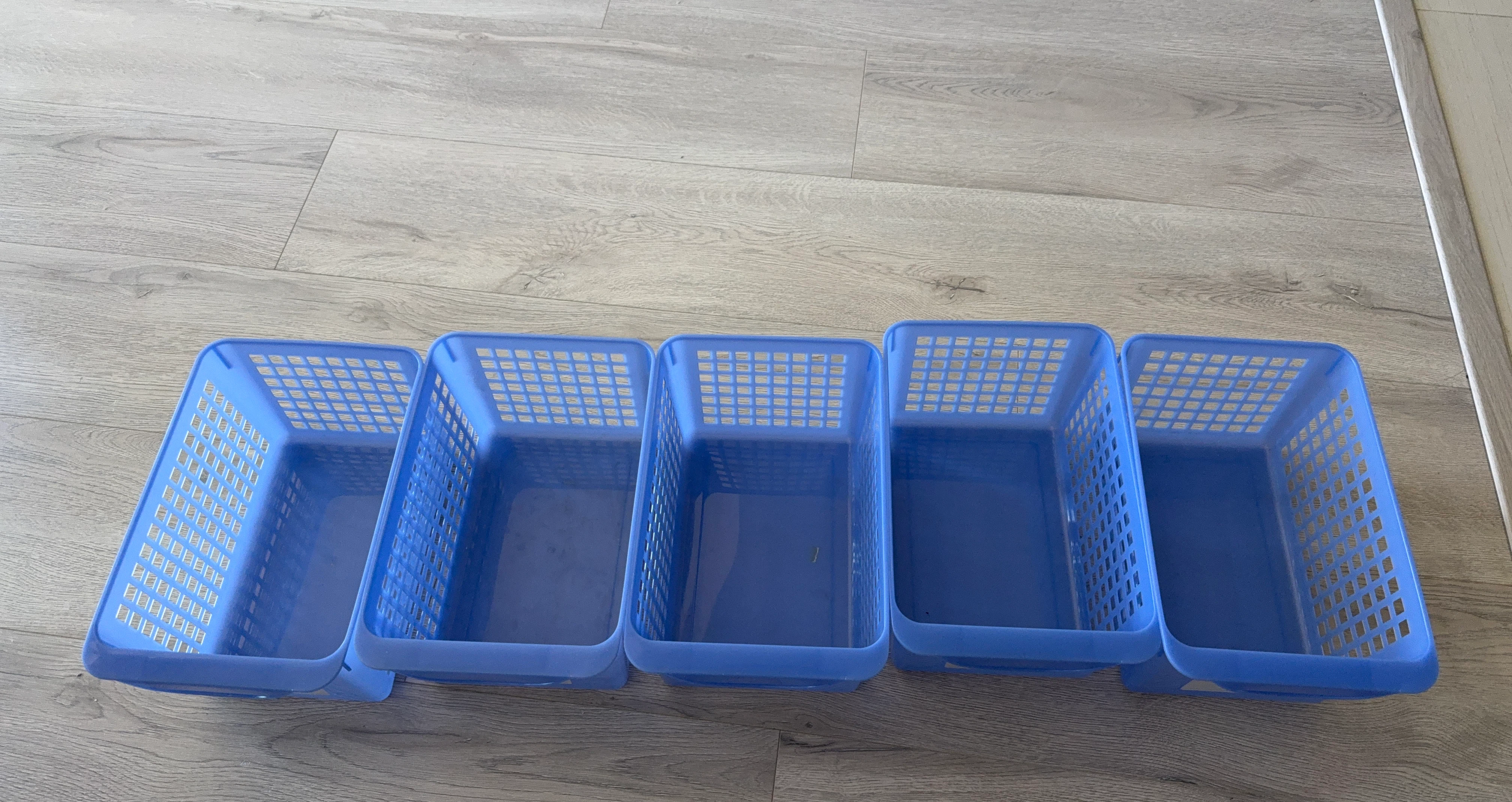 5 Blue Plastic Storage Baskets 8.5x28x14.2h (cm)