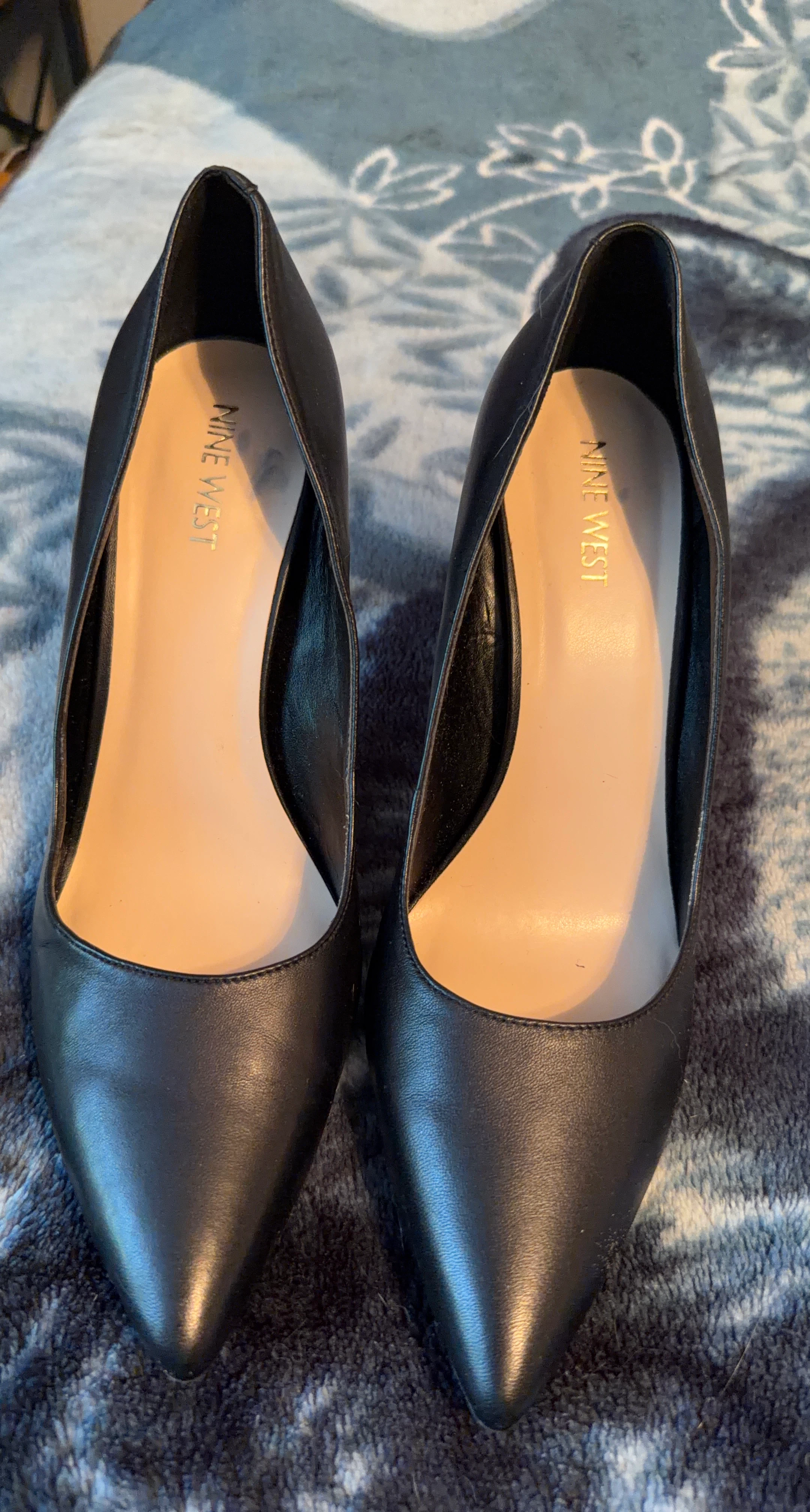 Nine West Black Leather Pointed Toe Heels
