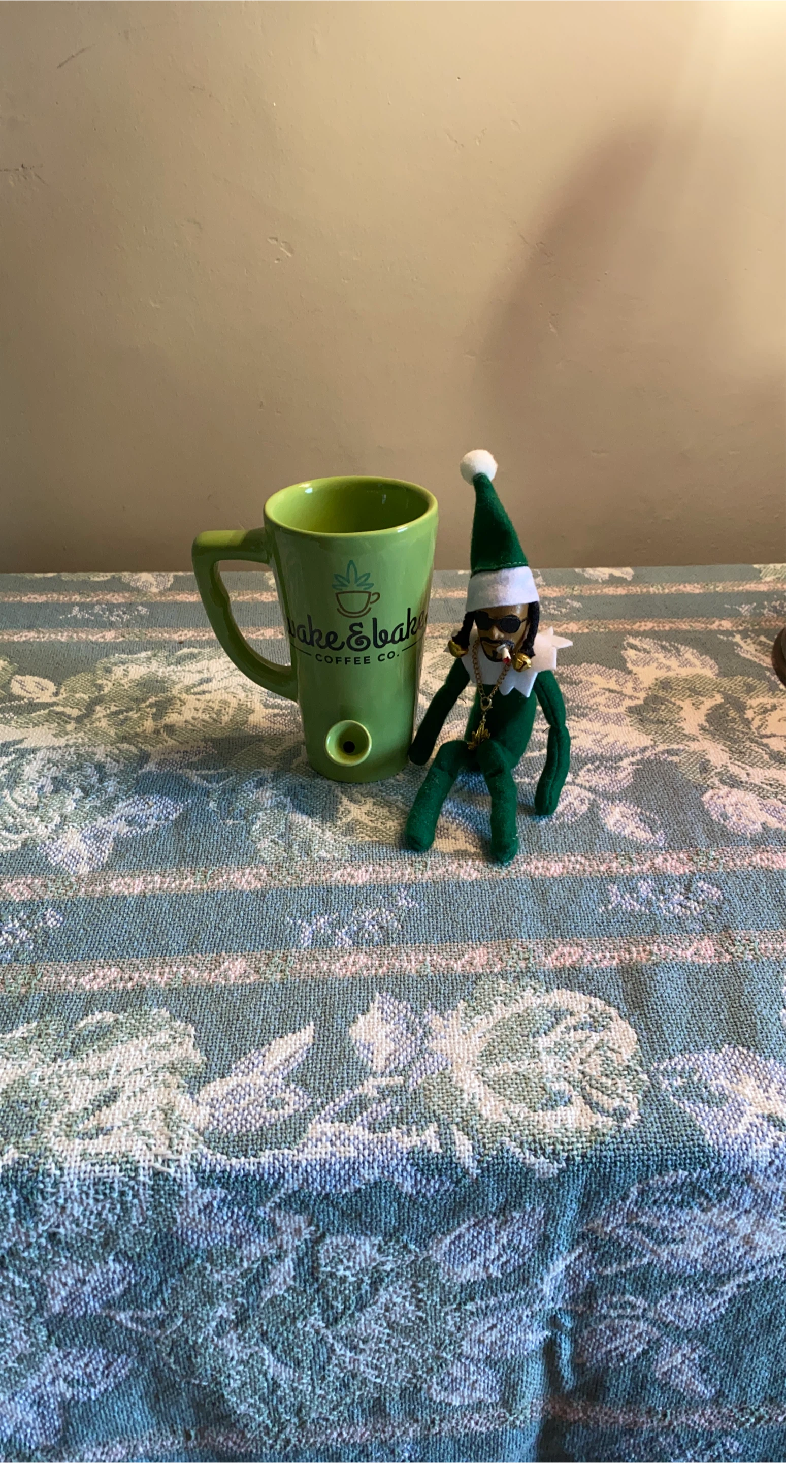 Wake N Bake Mug with Pipe & Snoop Doggy Doll
