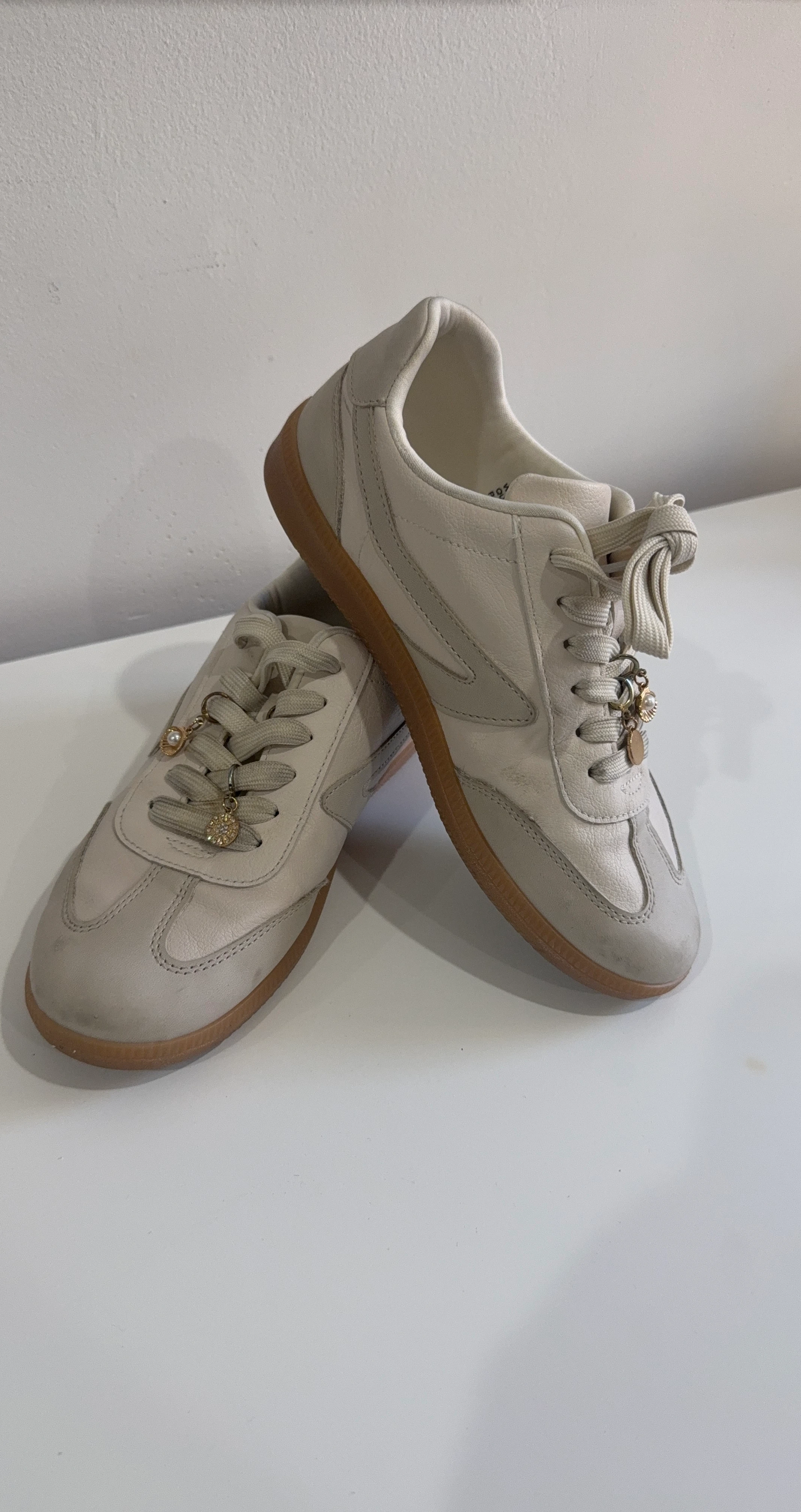 Women's Low-Top Sneakers