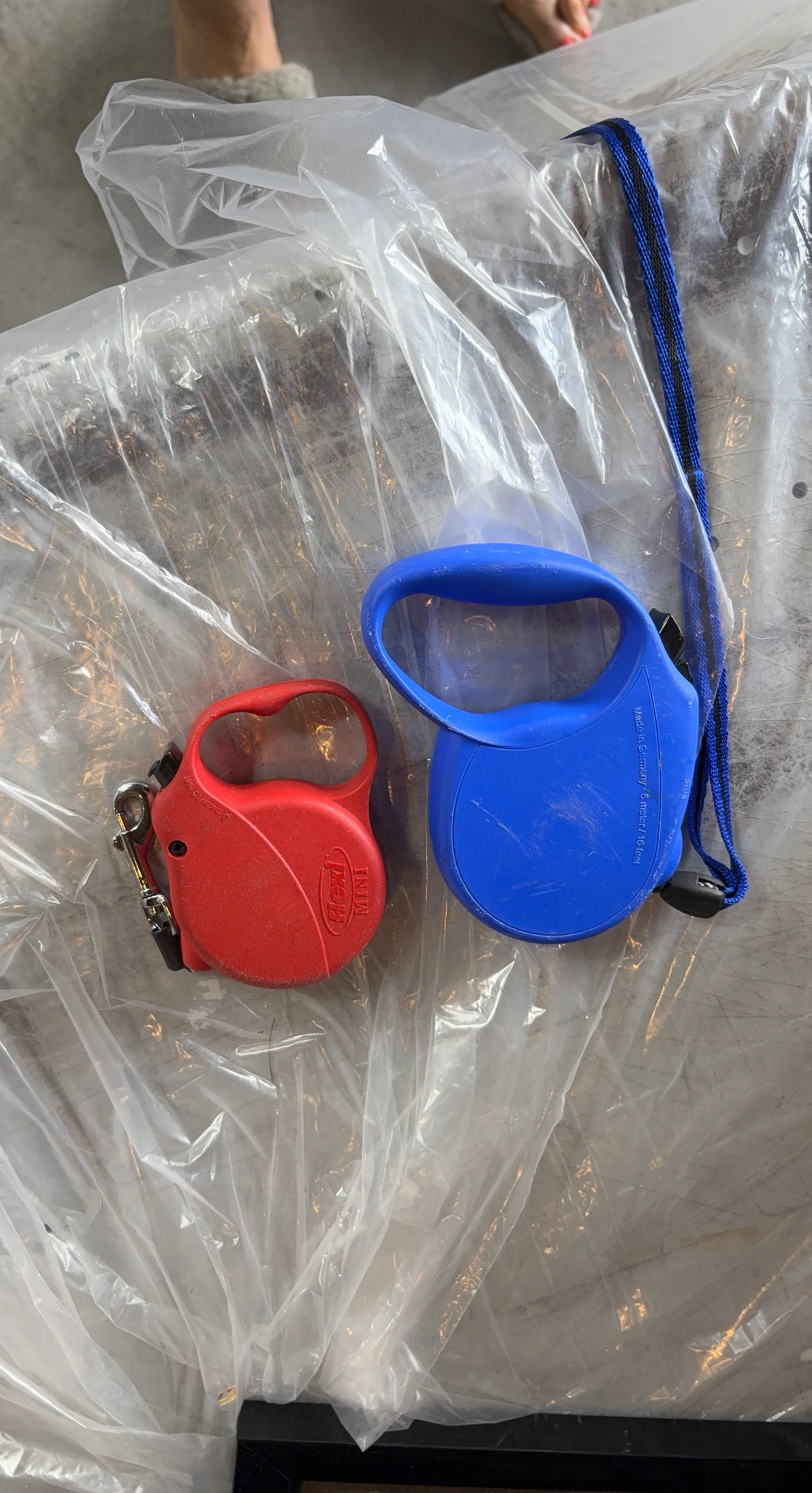 Flexi Mini Retractable Dog Leashes (2)