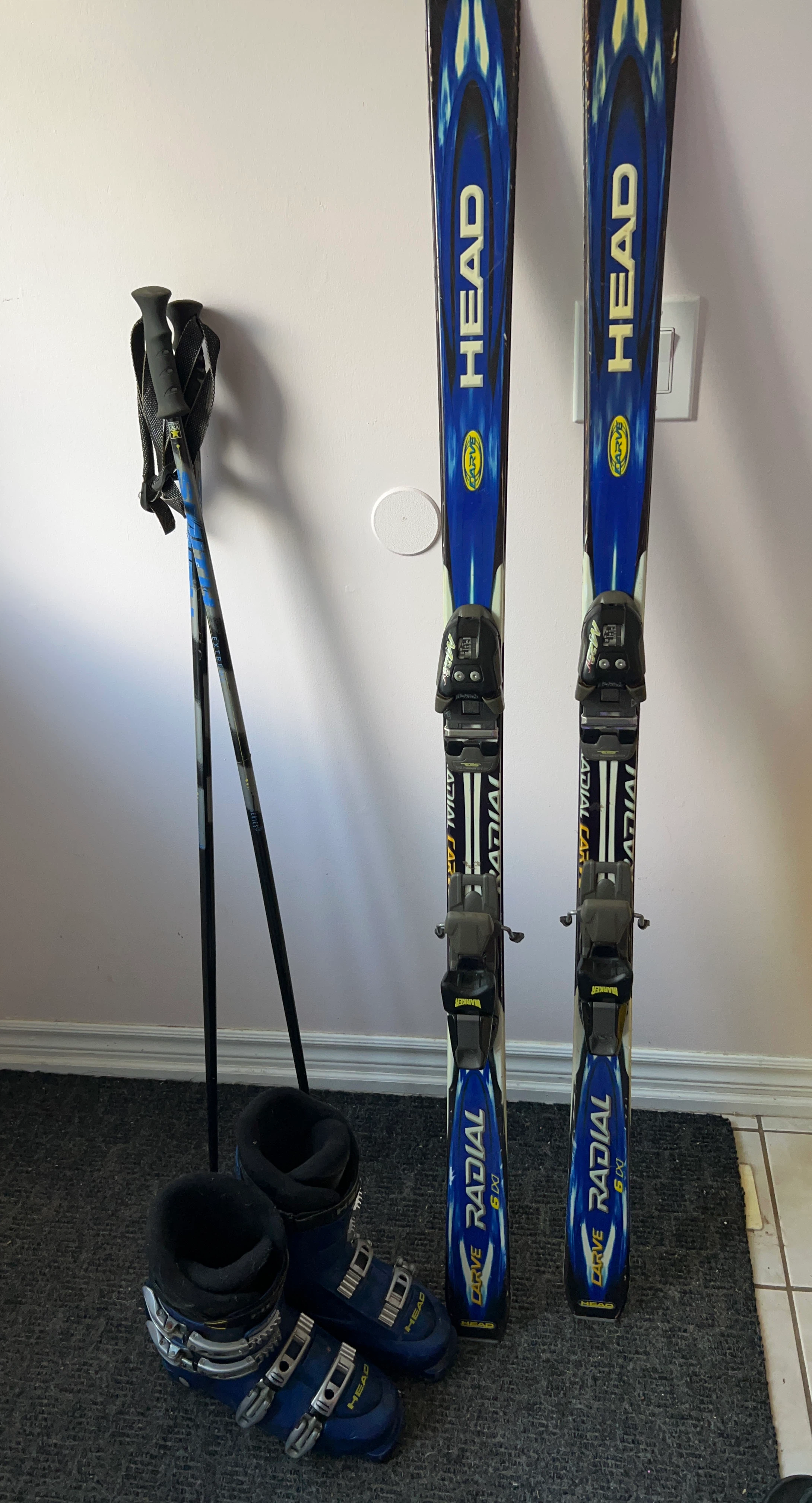 Head Radial Carve 6DXI Skis with Boots and Poles