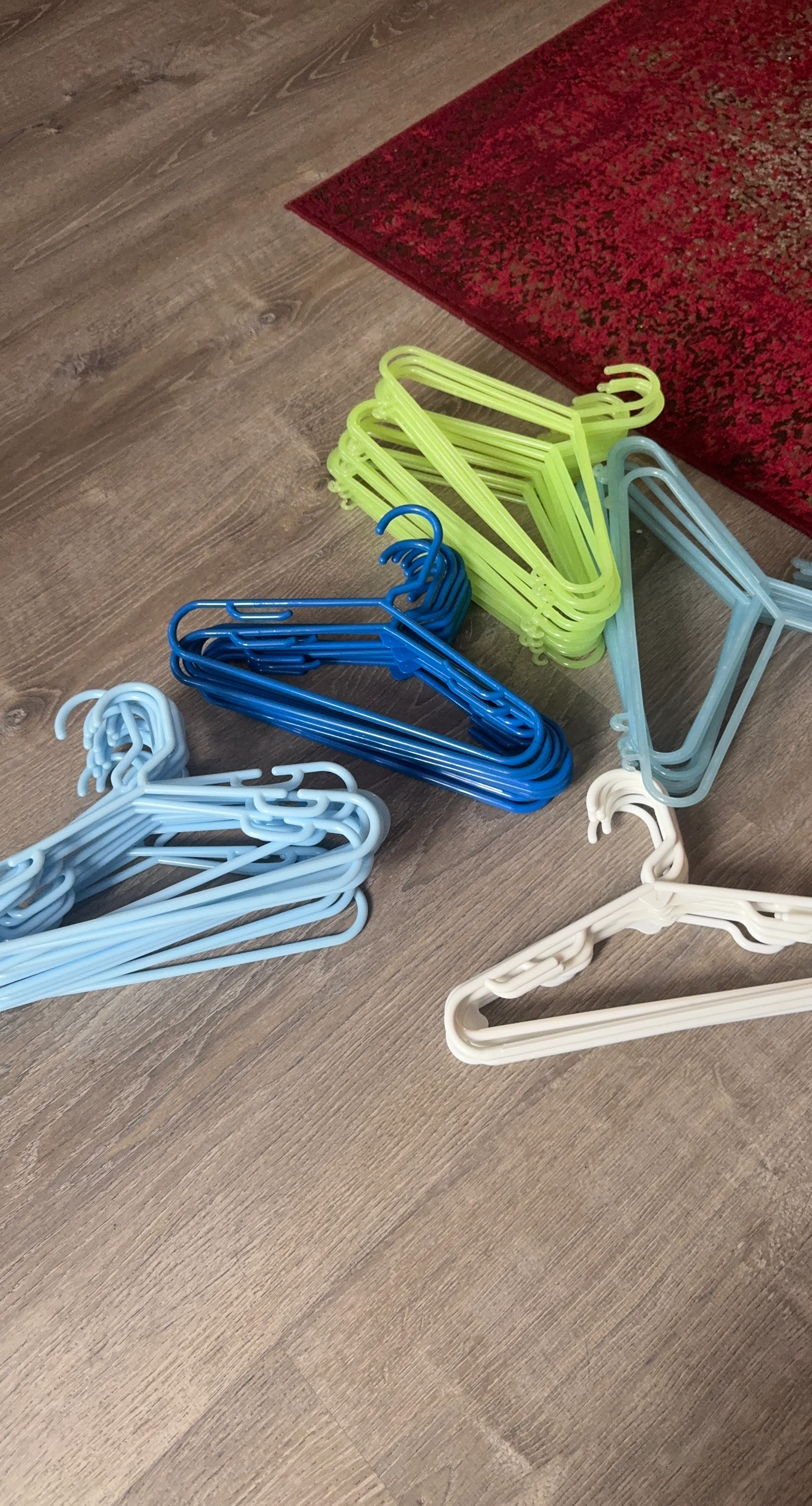 Set of 60 Plastic Clothes Hangers (Mixed Colors)