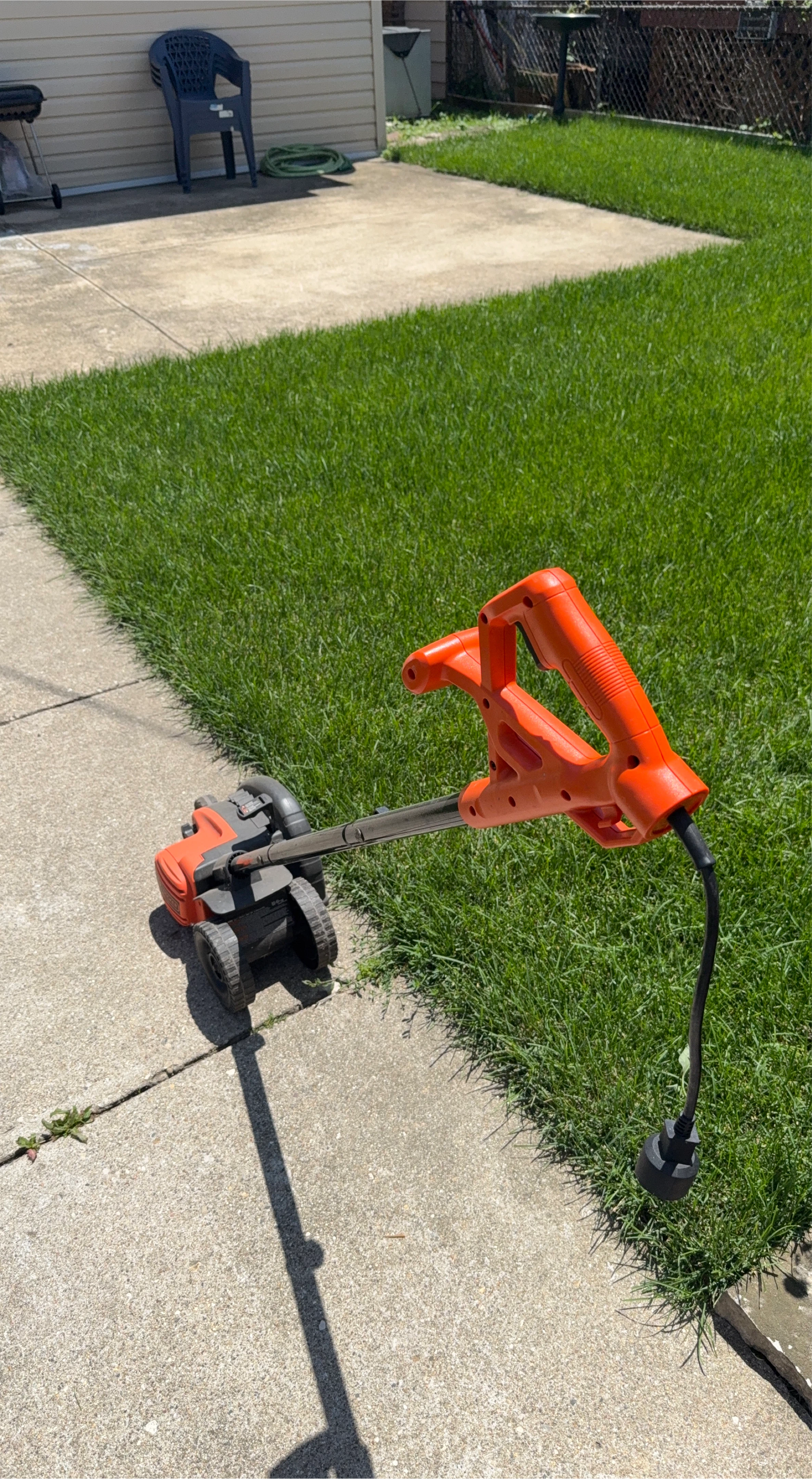 Black & Decker Electric String Trimmer