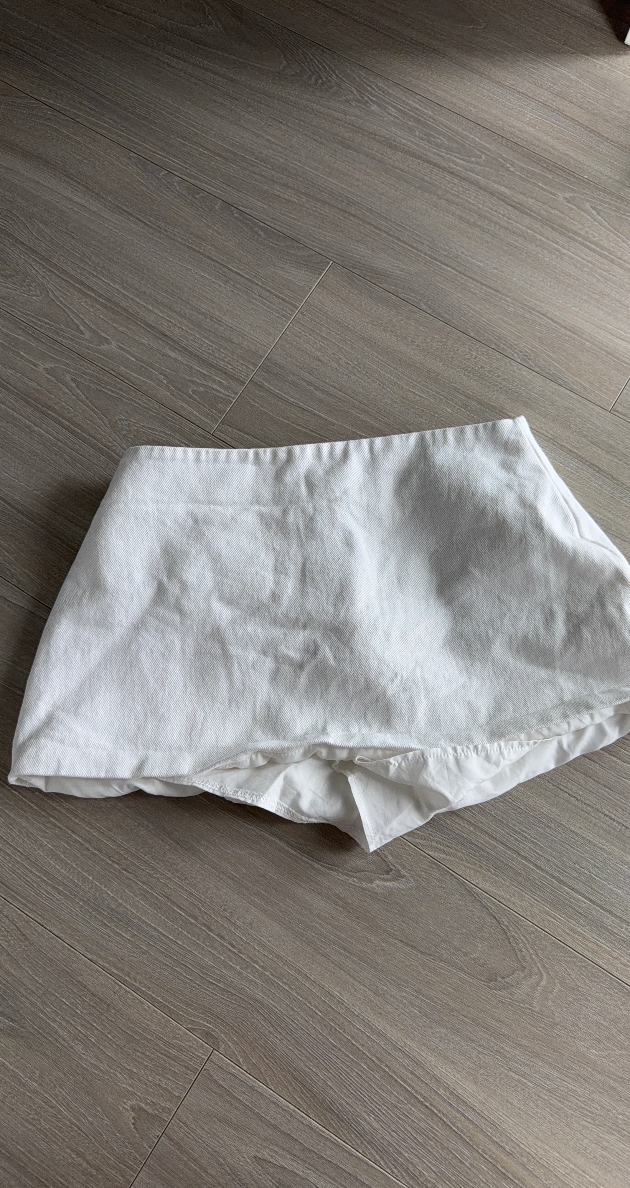 LSeoul White Skirt - Size L