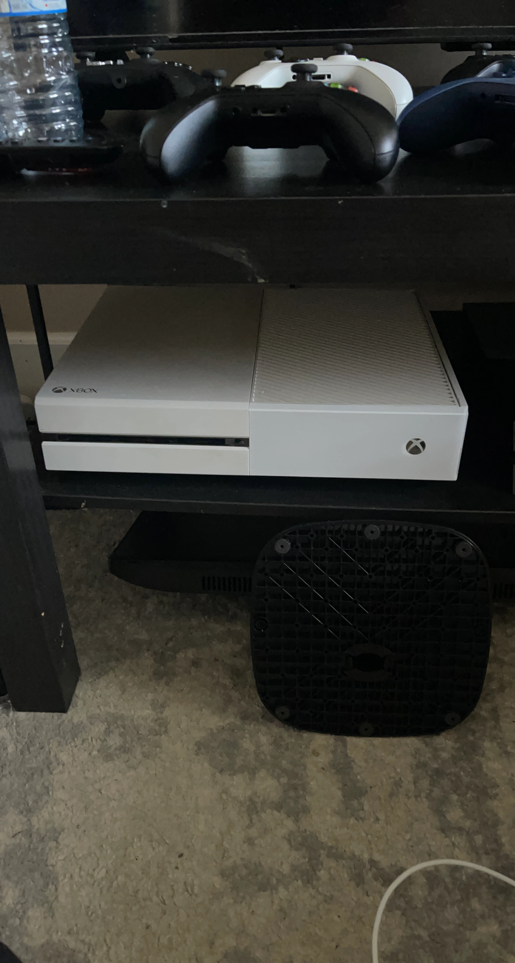 White Xbox One console