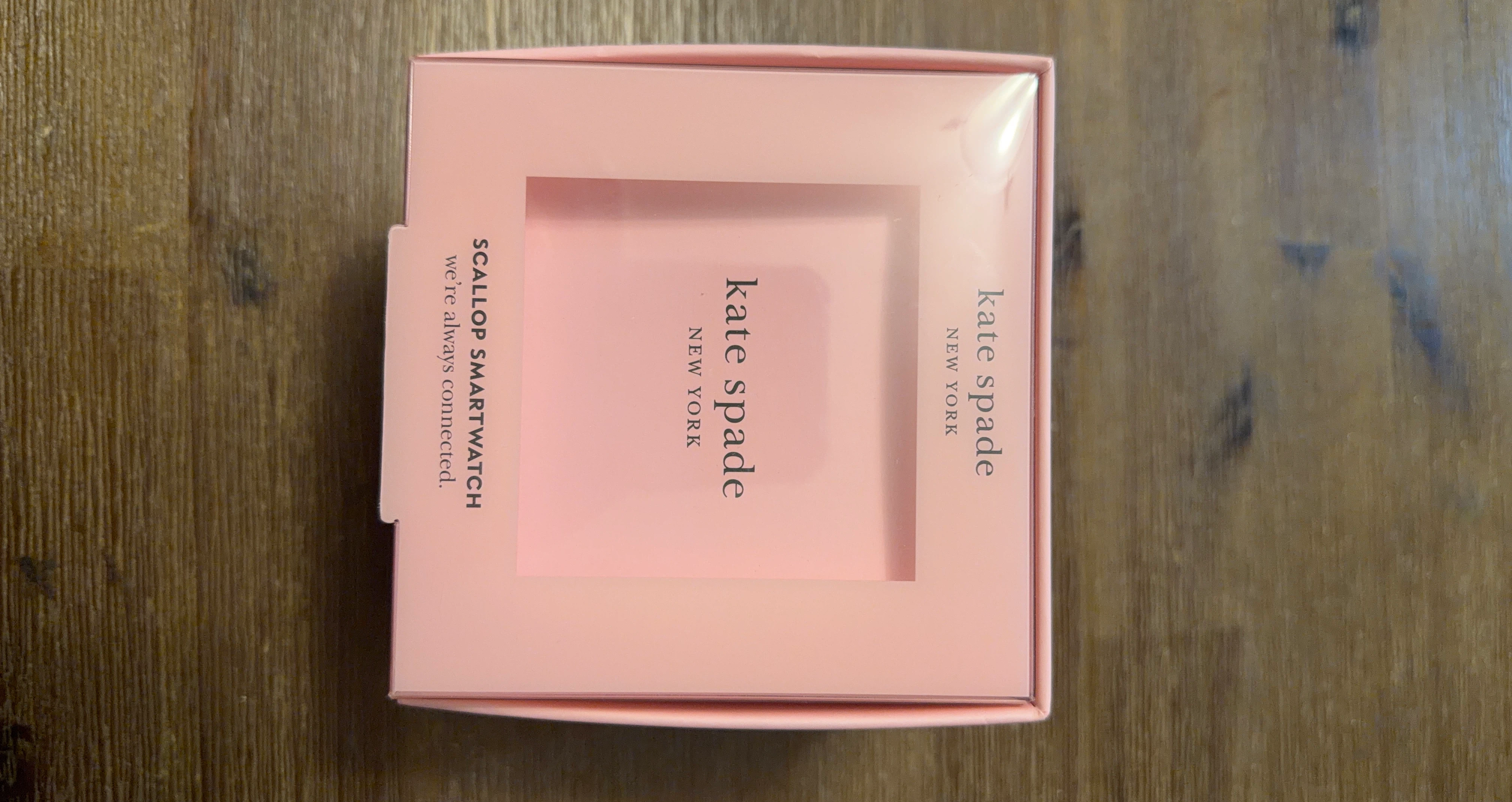 Kate Spade Scallop Smartwatch