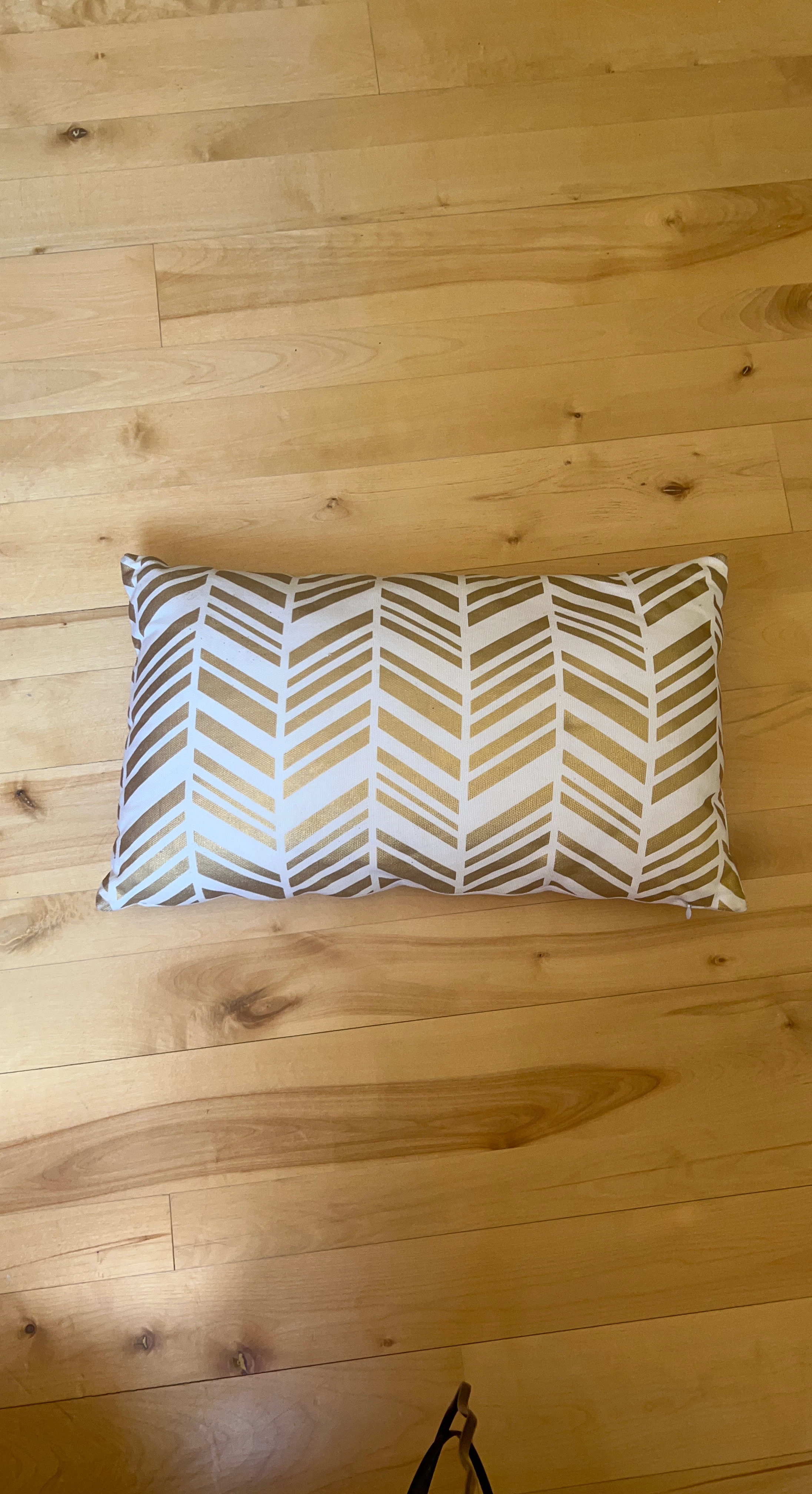 Decorative Lumbar Pillow - White & Gold Herringbone