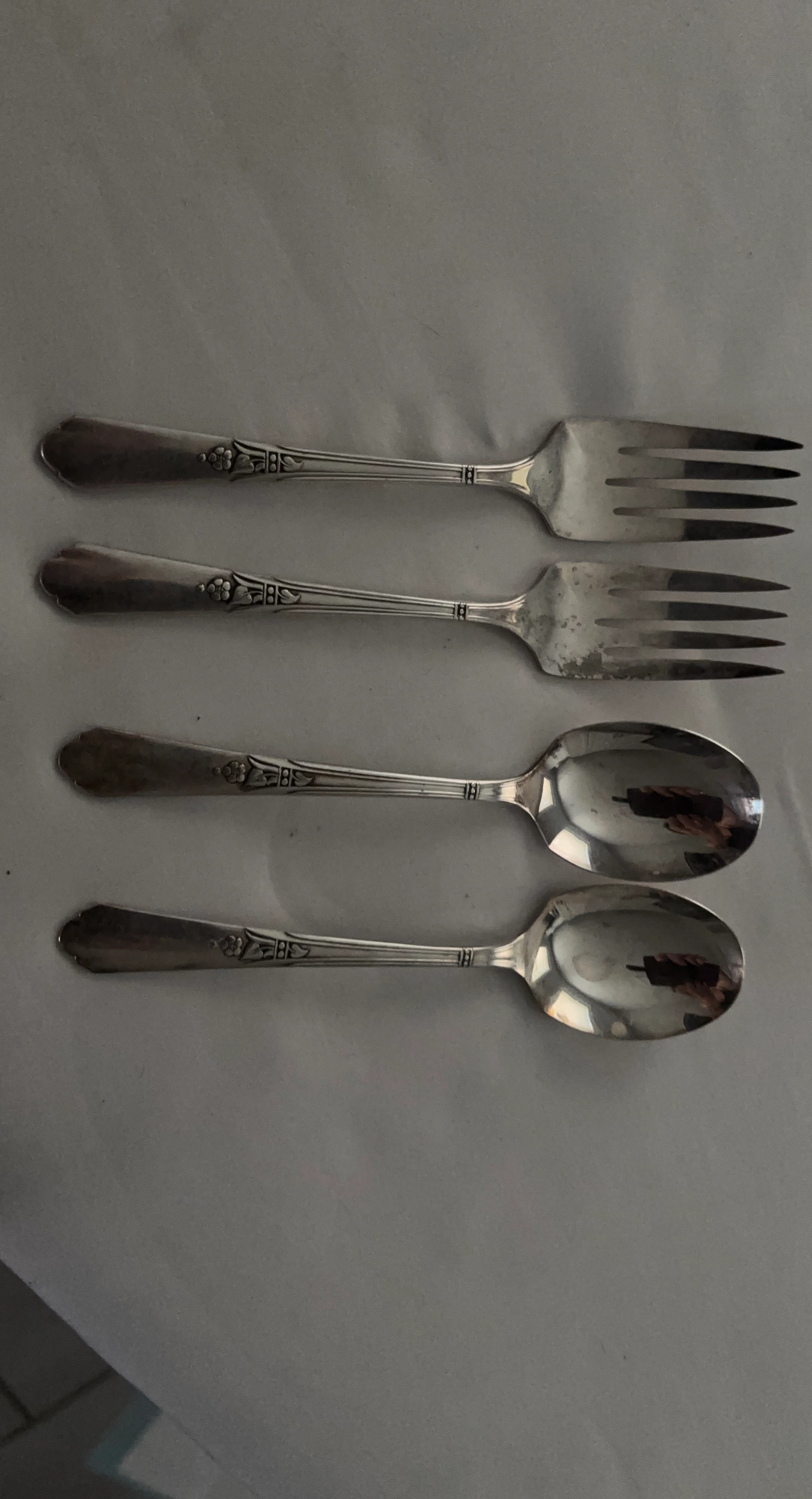 Vintage Set of 2  Dessert Silver  Plated Forks and 2 Spoons