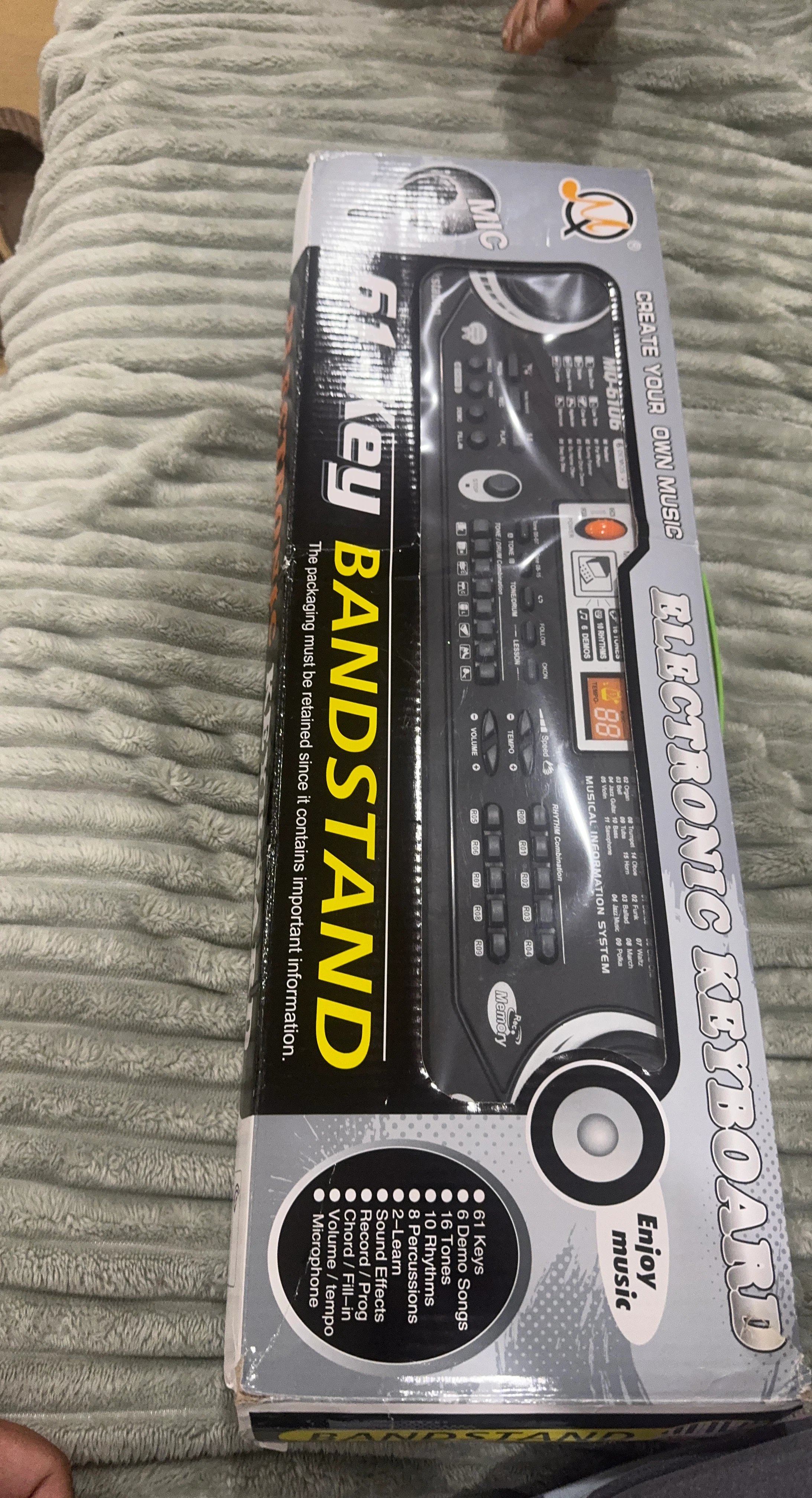 Electronic Keyboard 61-Key Bandstand MO-6106