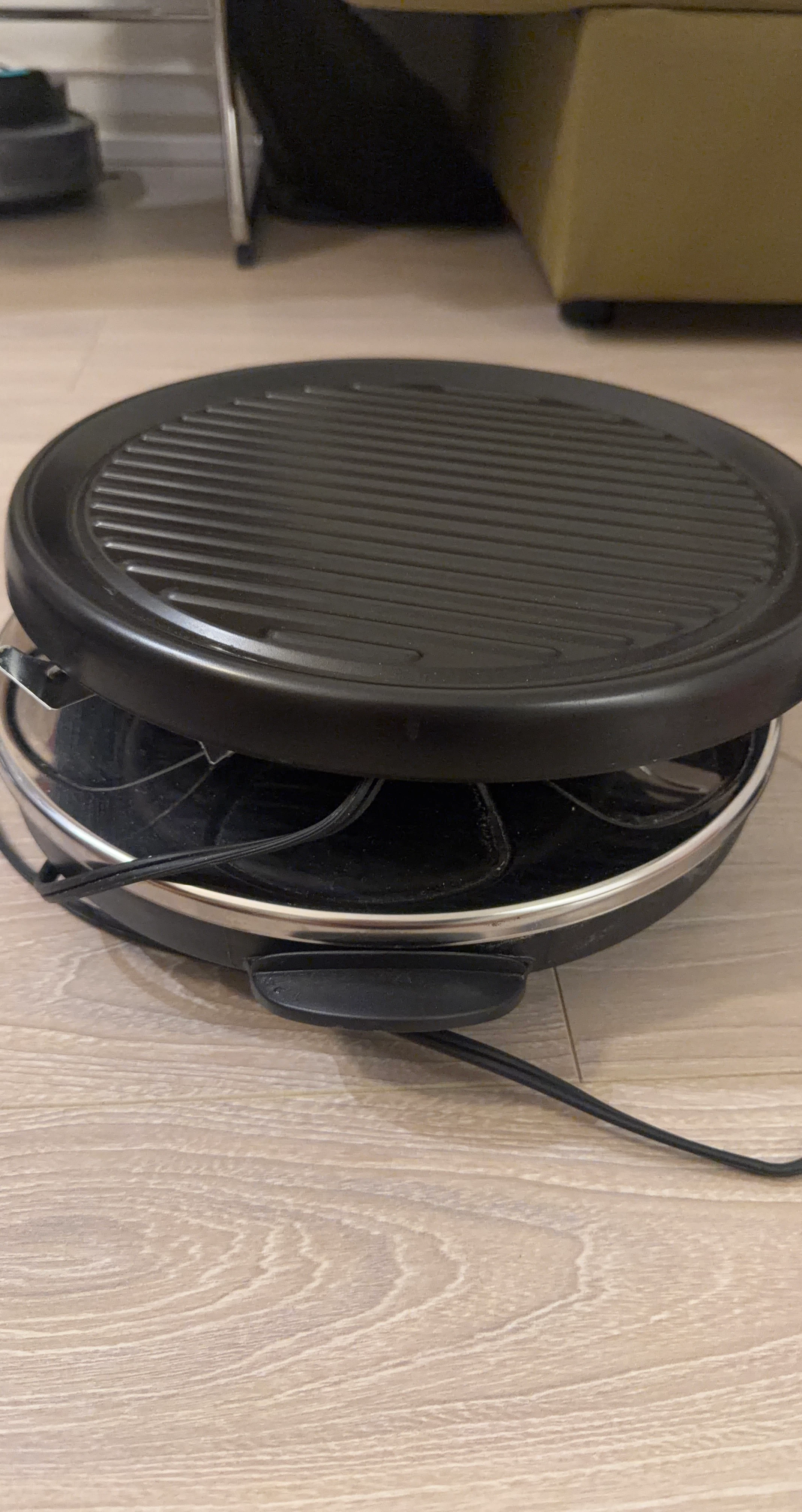 Salton Electric Raclette Grill | Tabletop Grill with 4 Mini Pans - photo 3