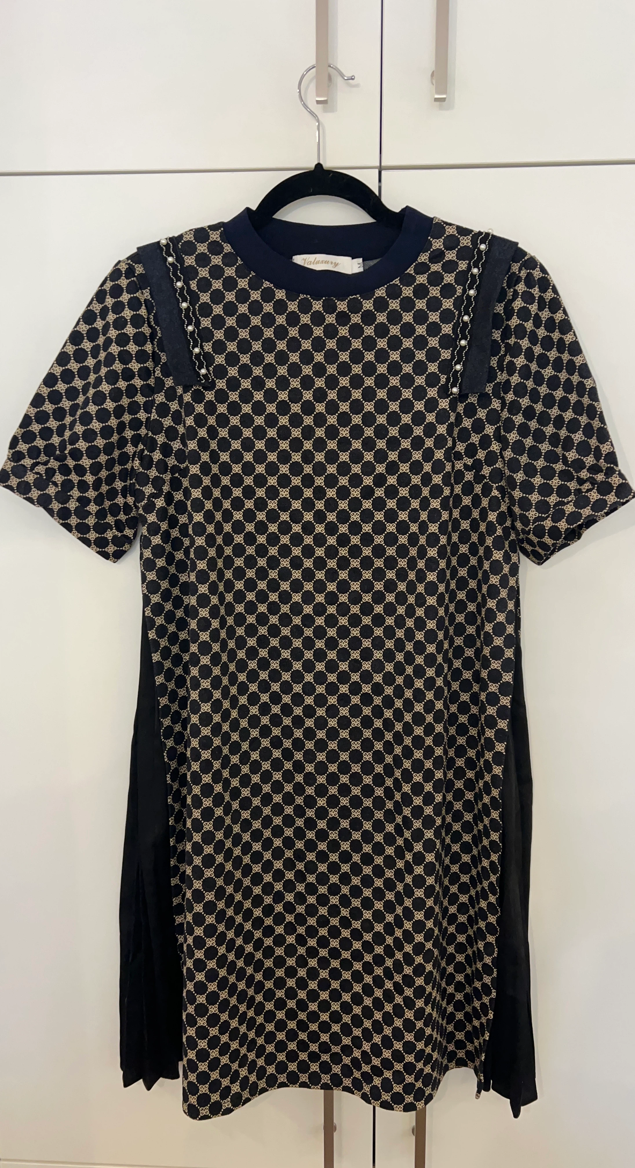 Valuxury Dress - Size Medium - photo 2
