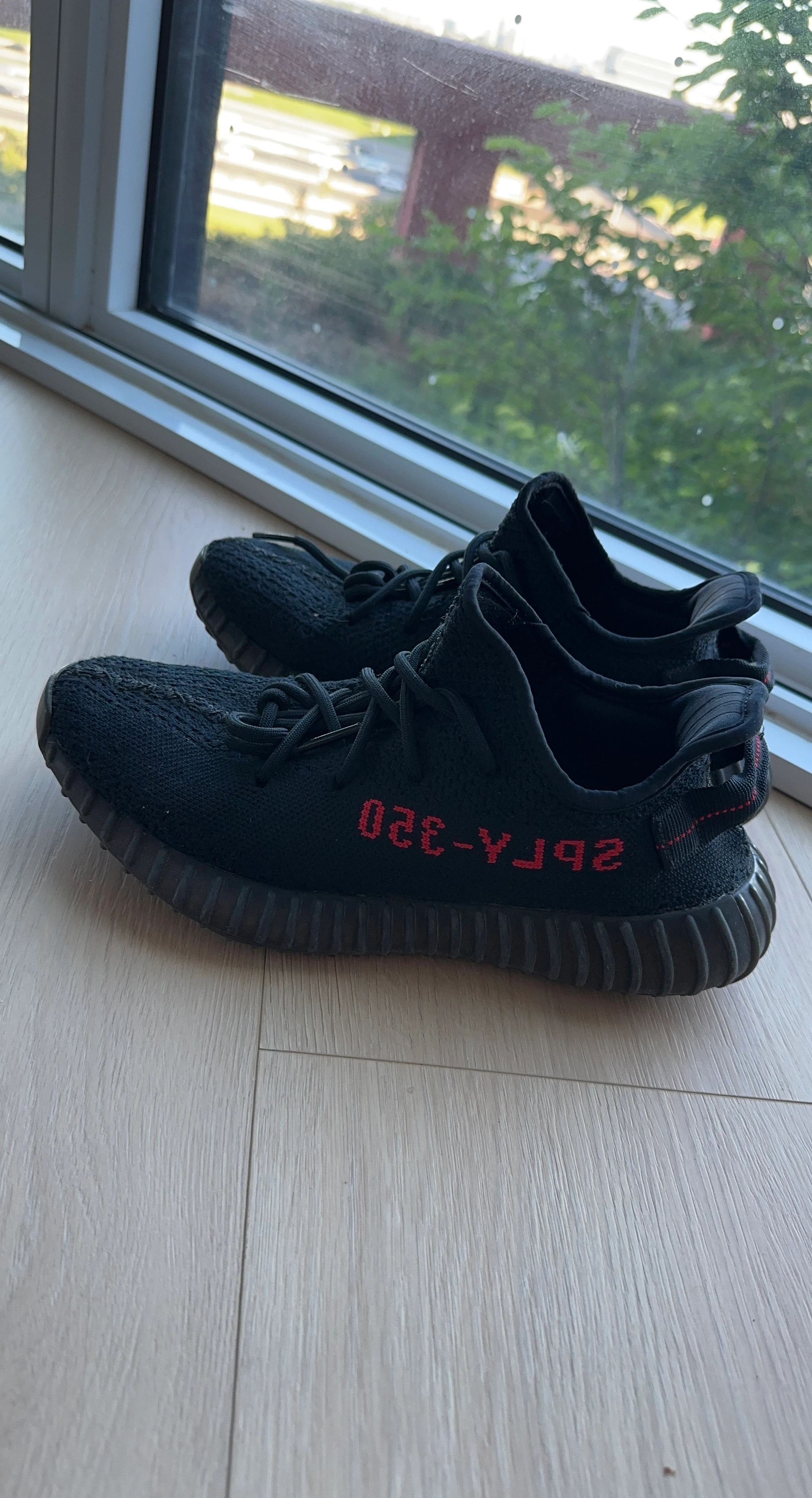 Adidas Yeezy Boost 350 V2 Core Black Red US 71/2