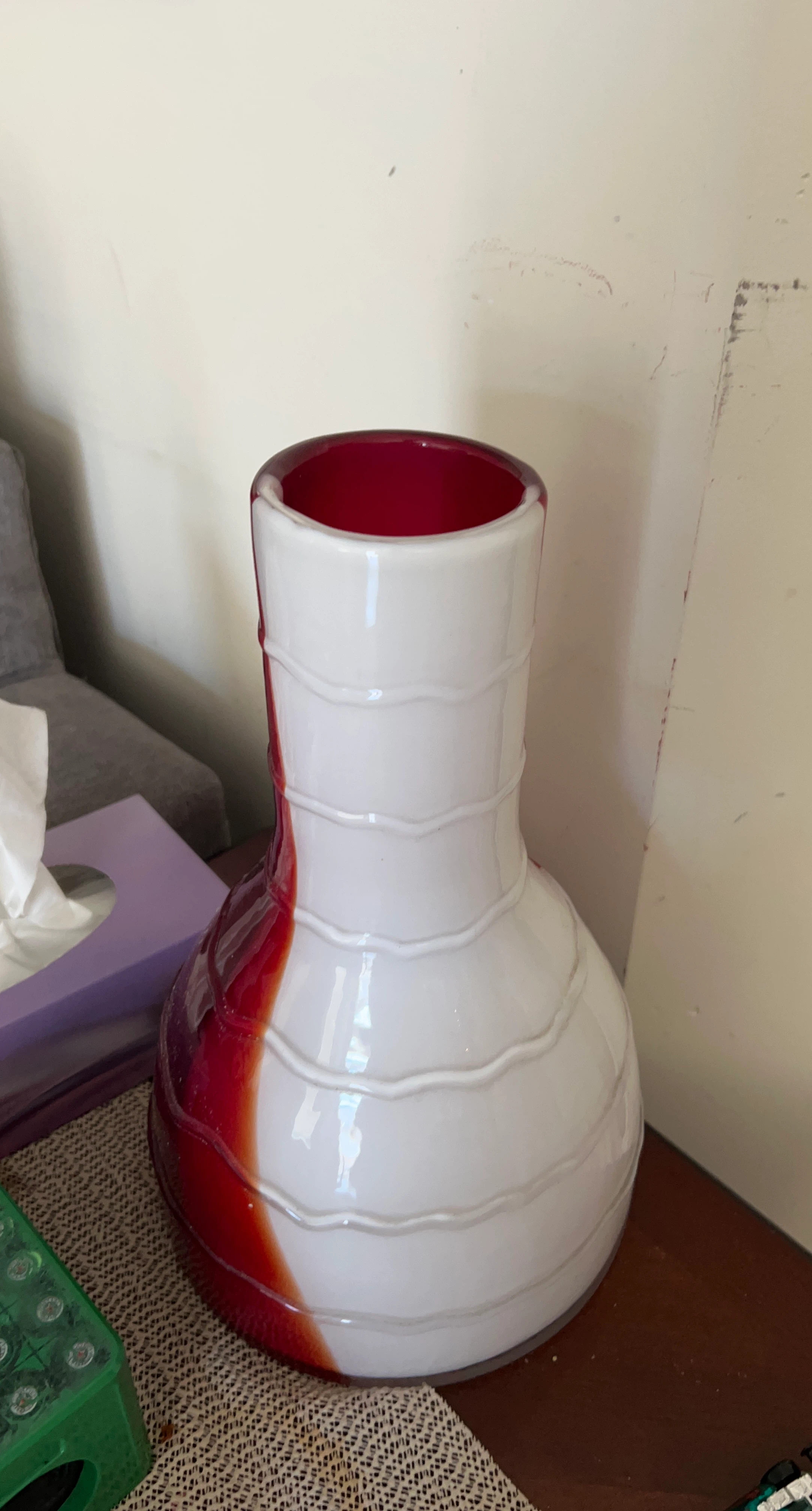 White and red decorative vase