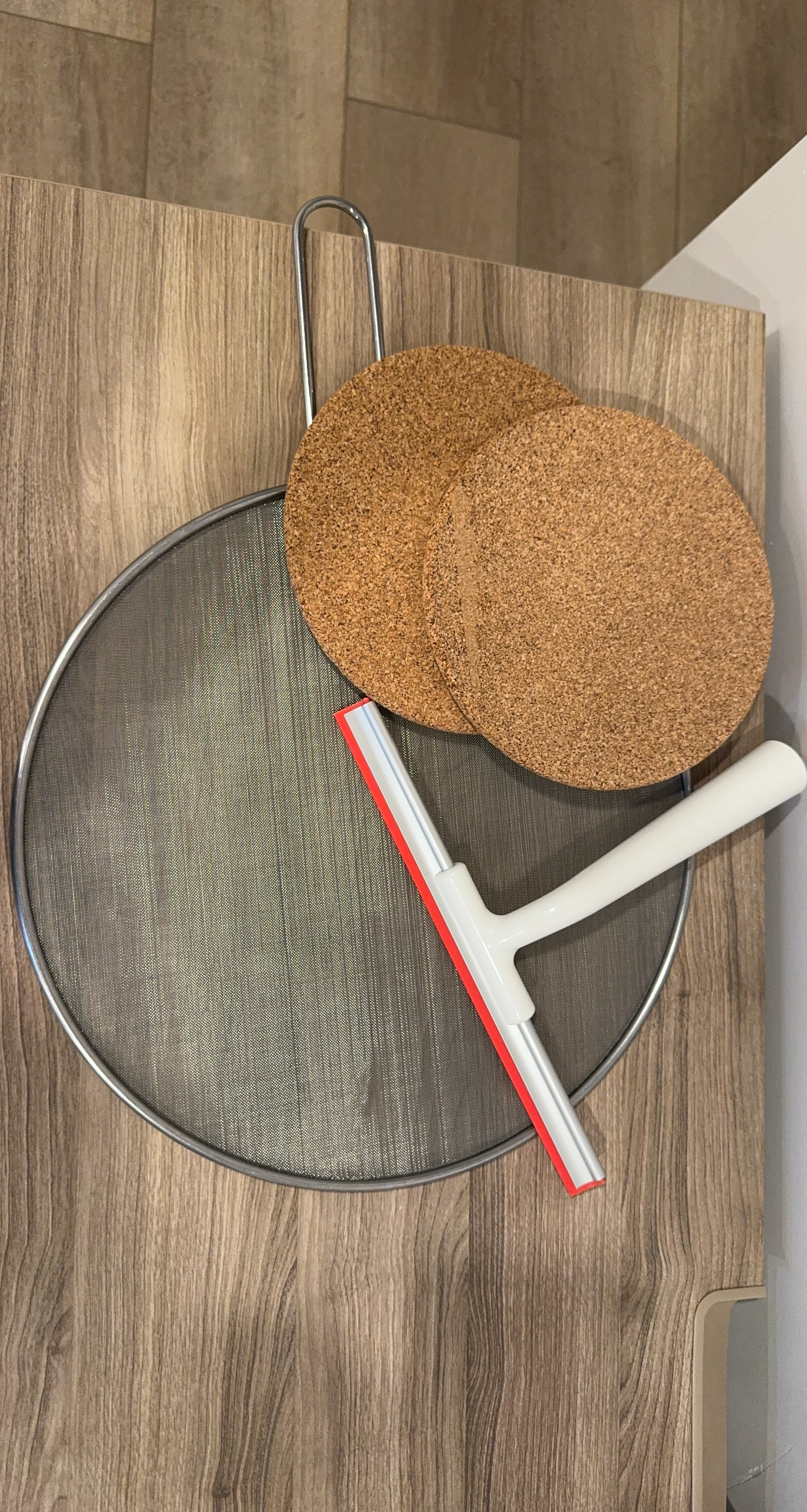 Splatter Screen, Coasters, and Squeegee Set