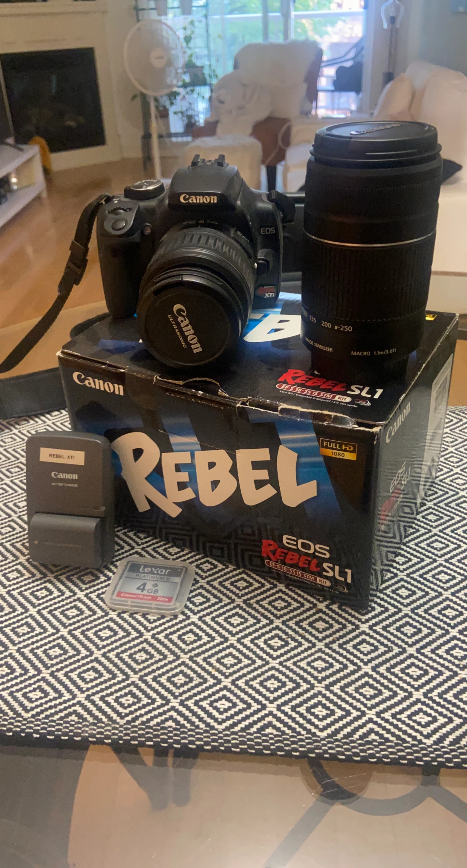 Canon EOS Rebel SL1 DSLR Camera Kit with EF-S 18-55mm Lens