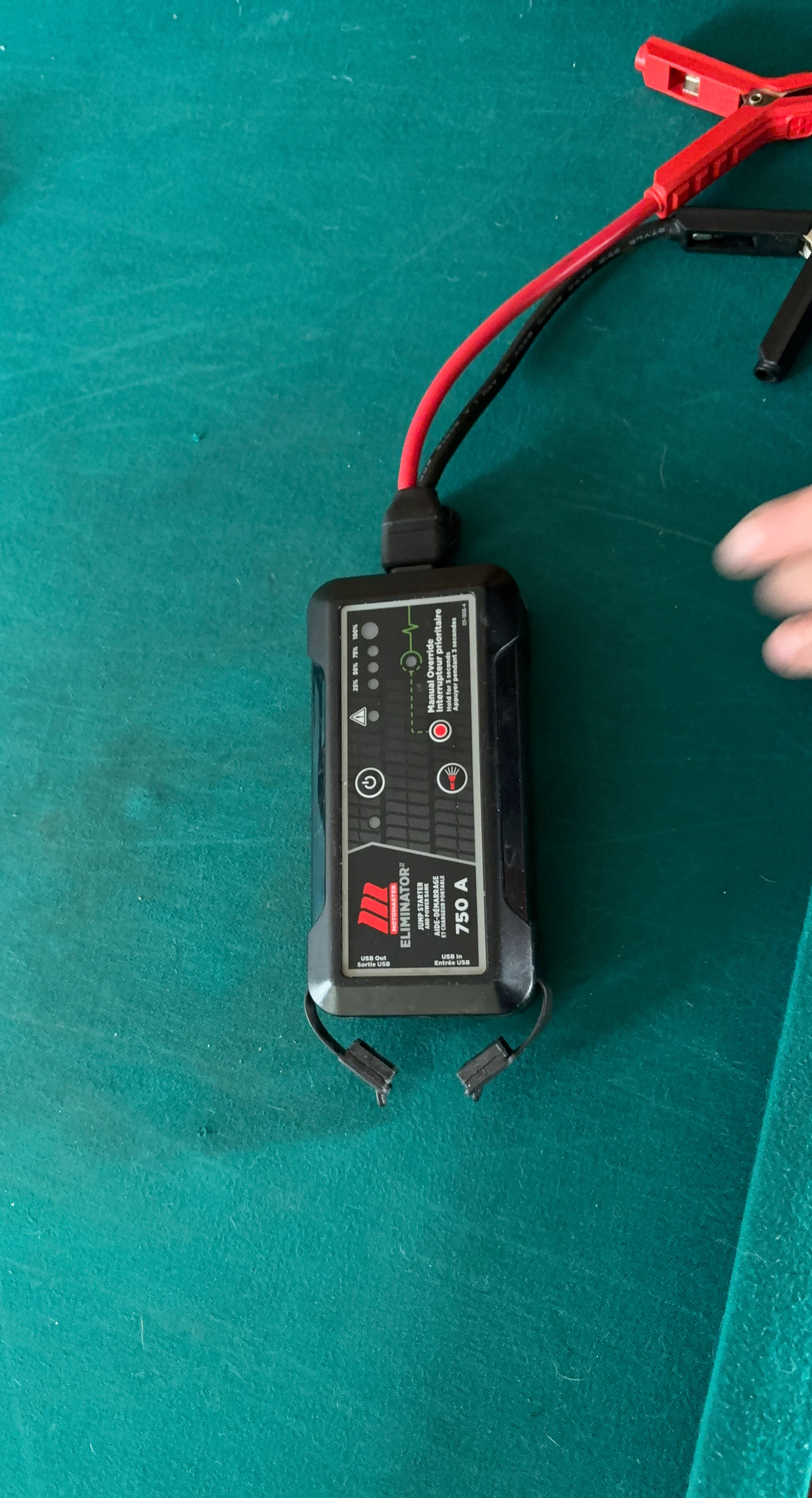 Motomaster Eliminator 750A Jump Starter and Power Bank