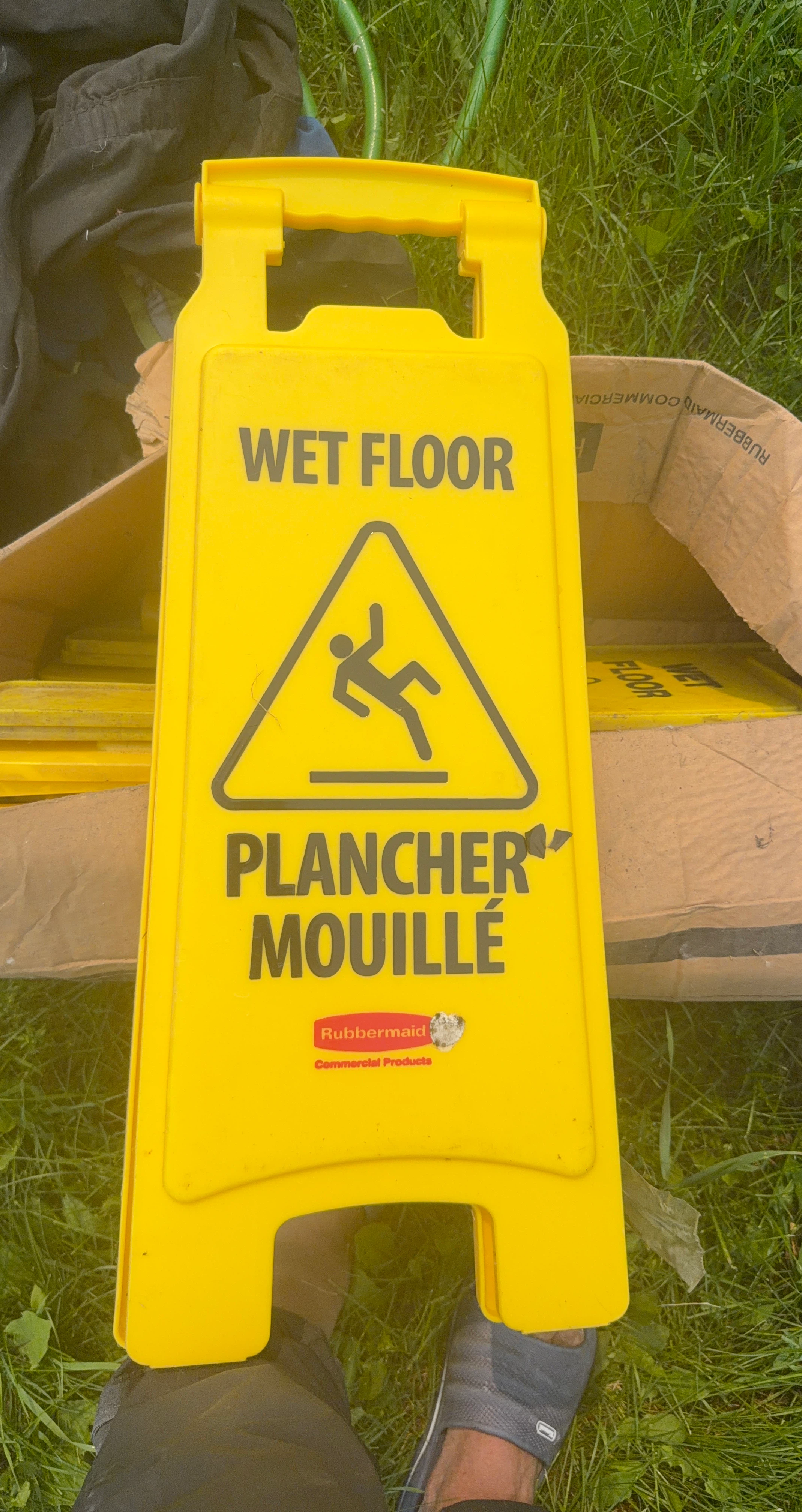 Rubbermaid Wet Floor Sign