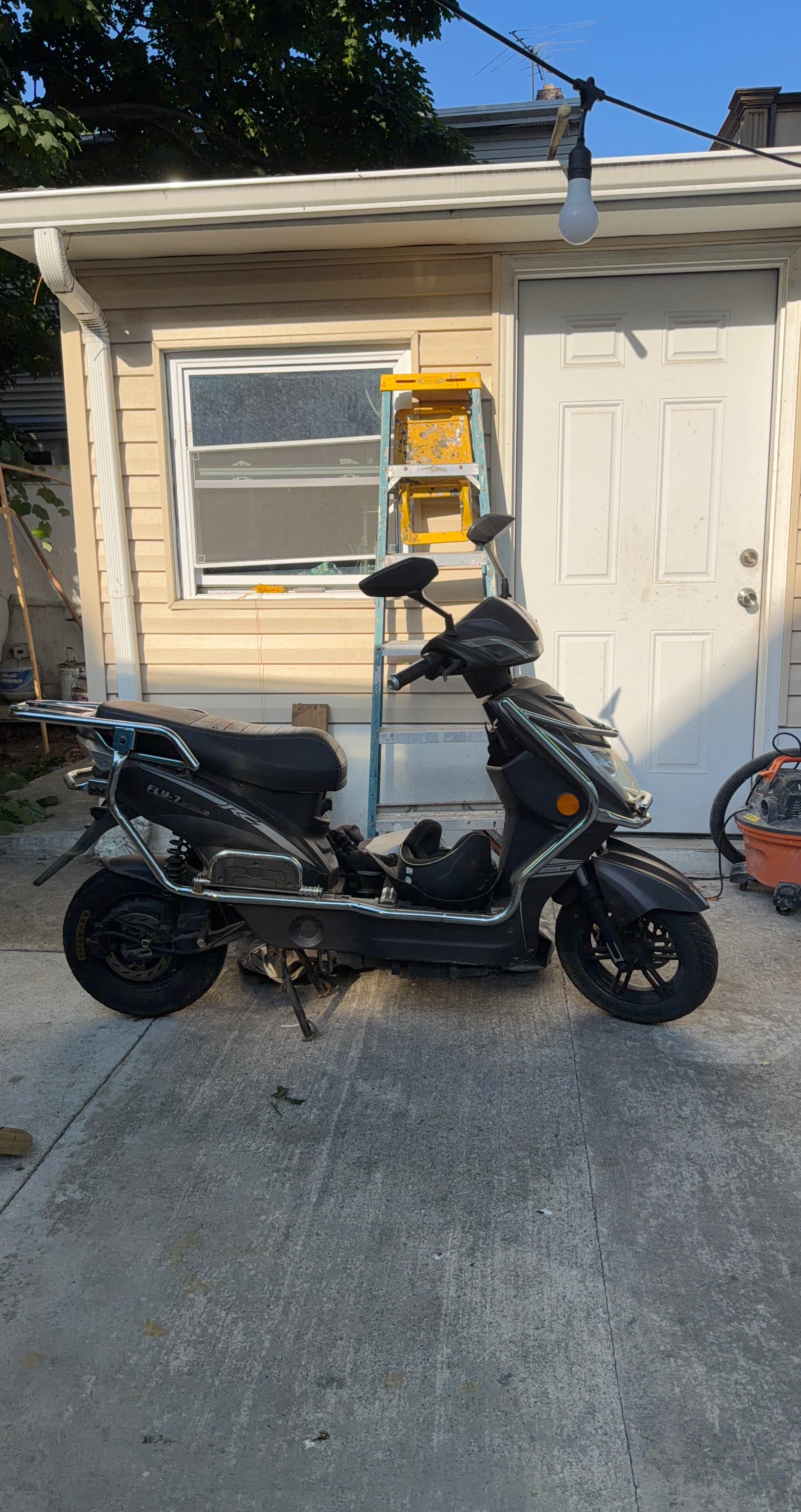 FLY-7 Electric Scooter