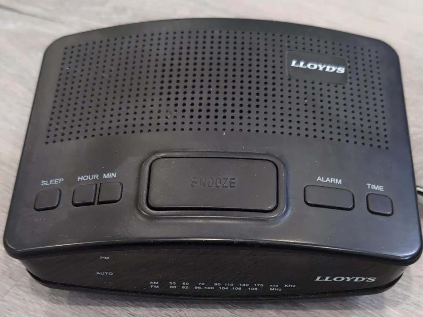 Lloyd's AM/FM Clock Radio with Snooze