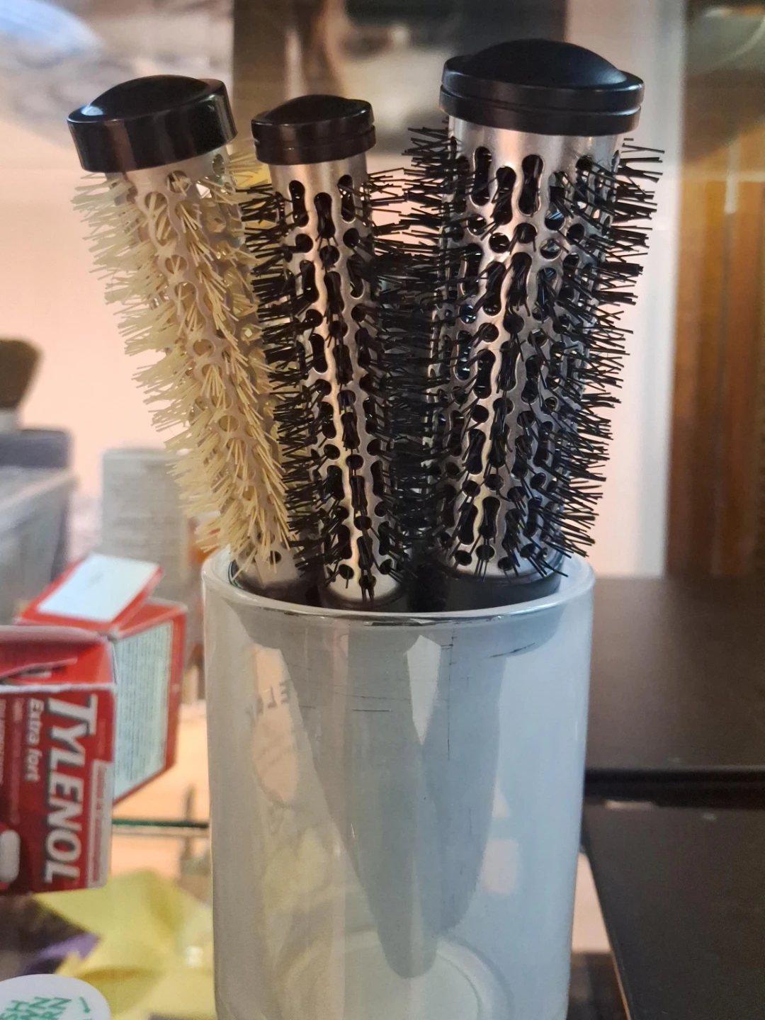 Set of 3 Round Hair Brushes ⚽