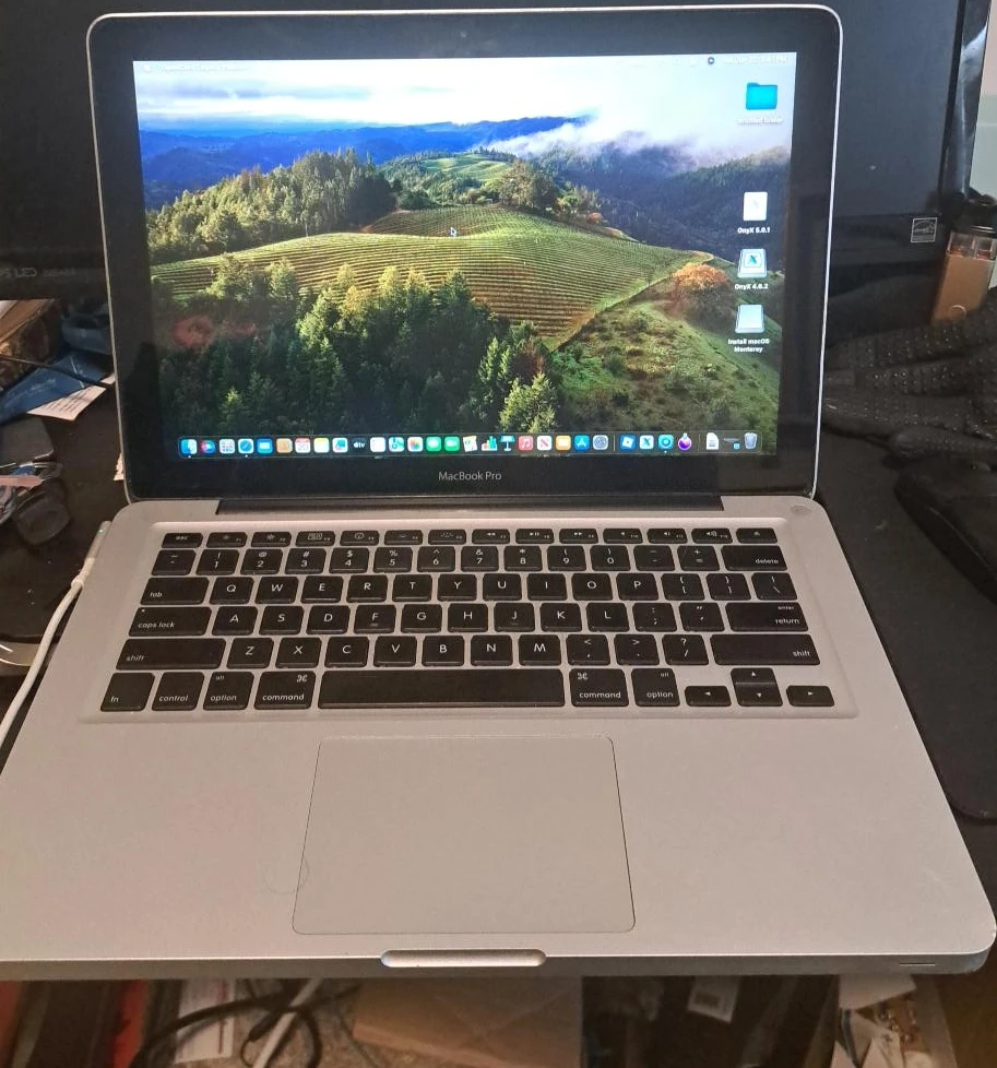 Apple MacBook Pro Laptop
