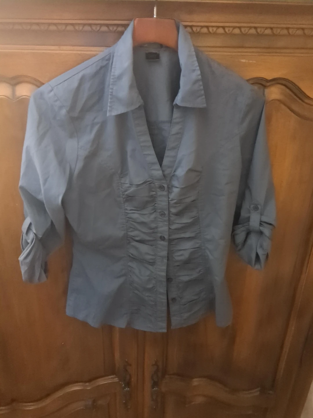 Women's Blue Collared Ruched Button-Up Shirt