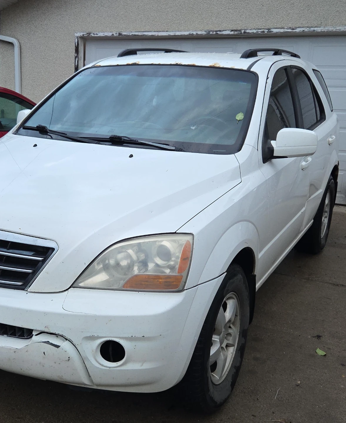 White Kia Sorento SUV 2008 3.3l V6