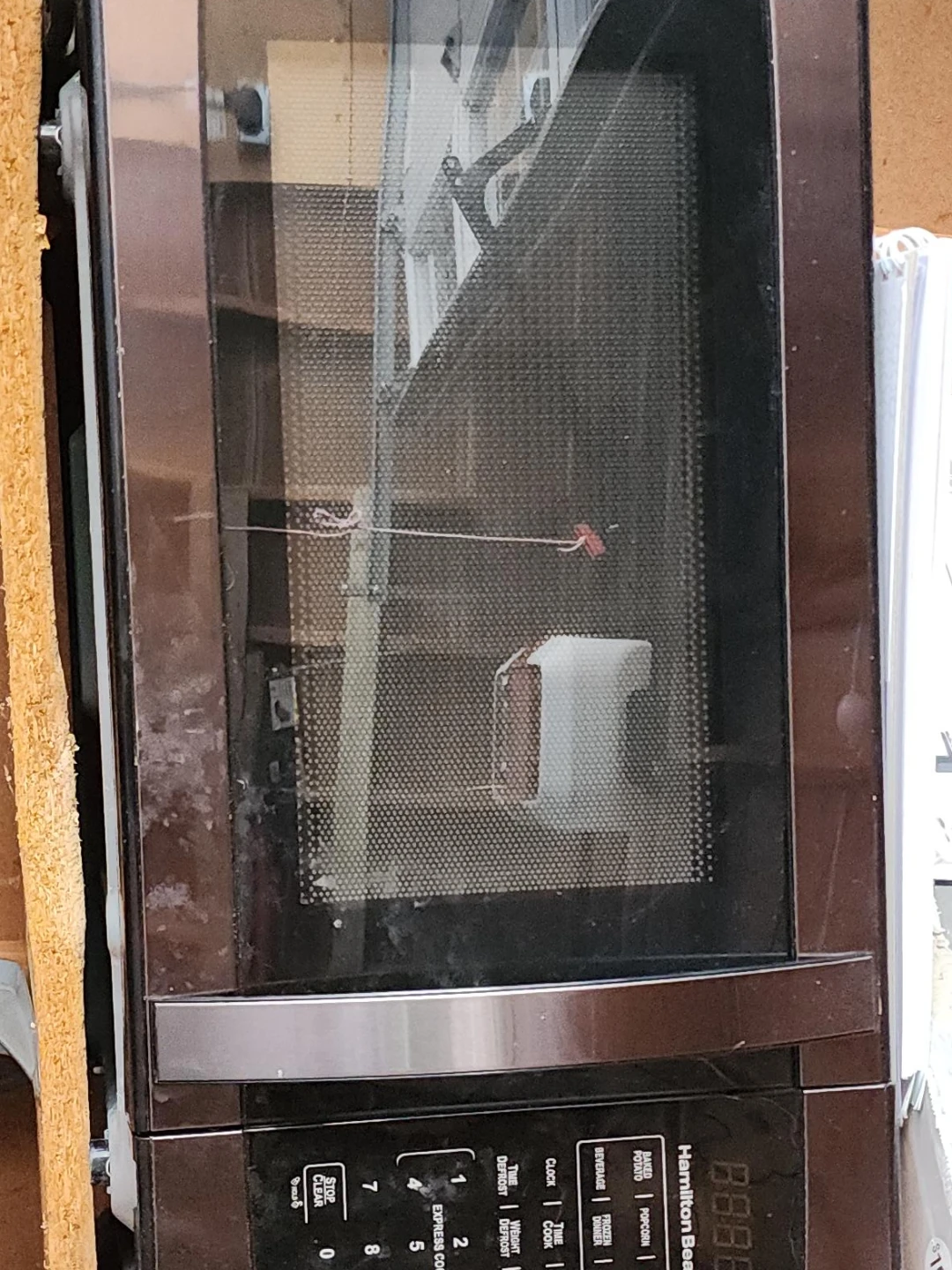 Hamilton Beach Microwave Oven - photo 2