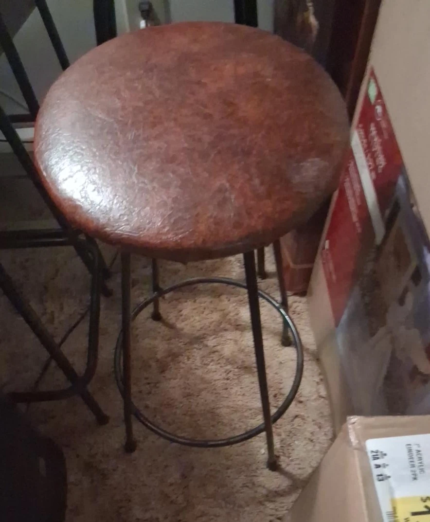 Round Top Bar Stool