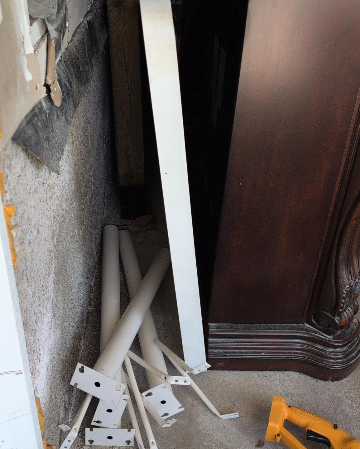 White wood table