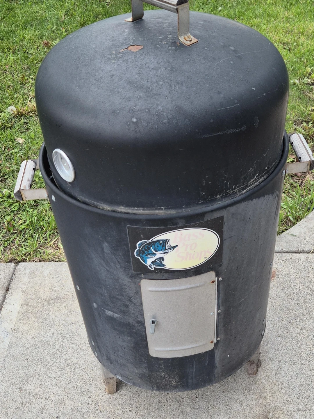 Bass Pro Shops Smoker Grill