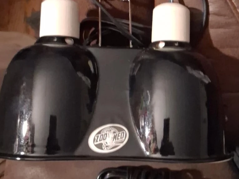 Zoo Med Dual Lamp Fixture & Heat Mat