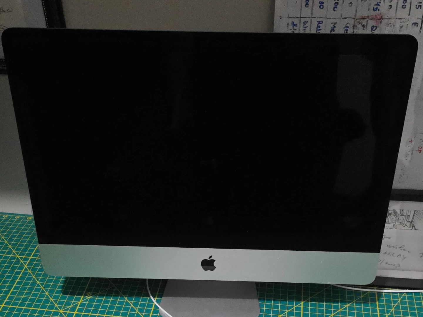 Apple iMac Desktop Computer