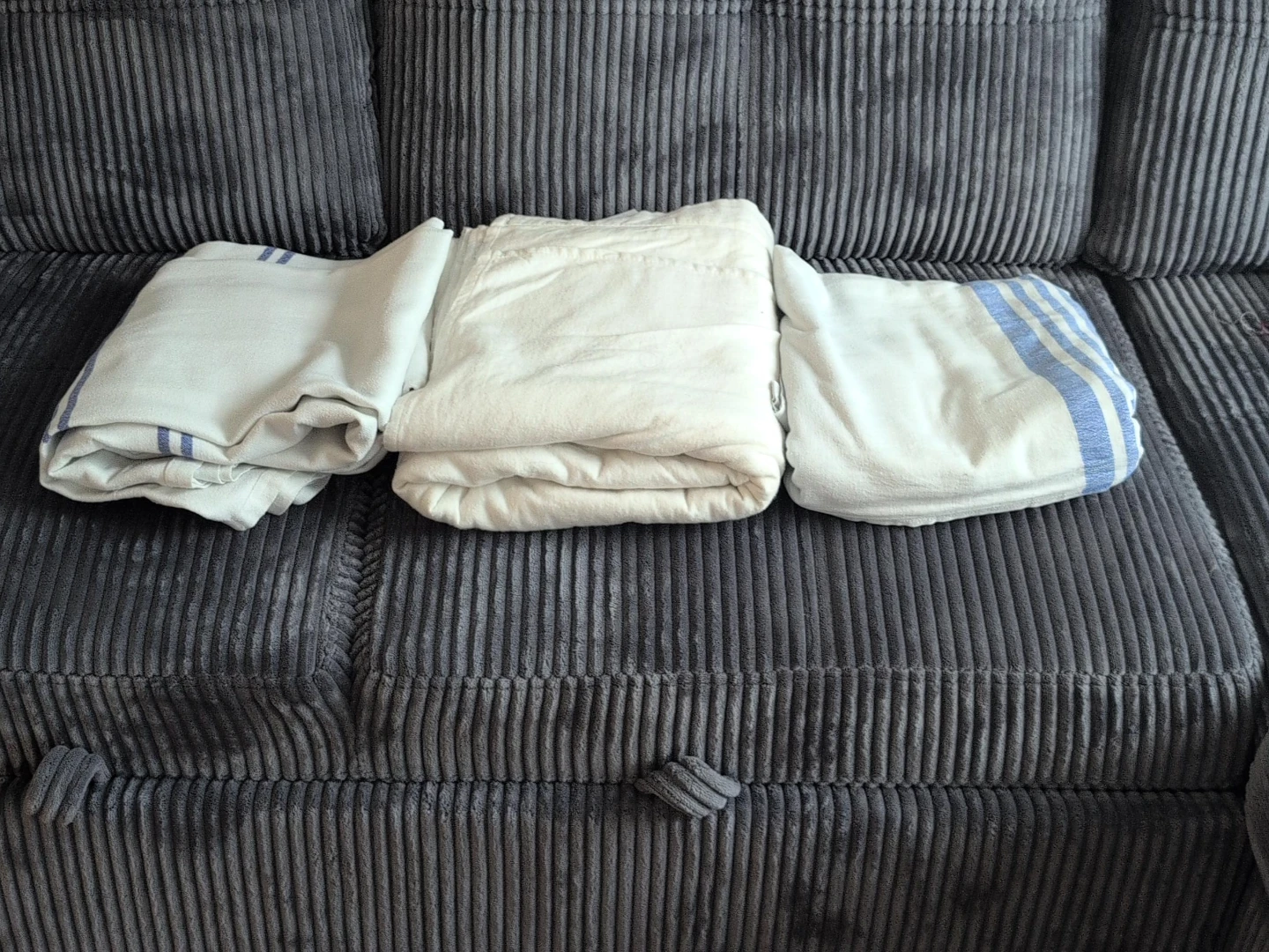 3 count bed sheets $3 each