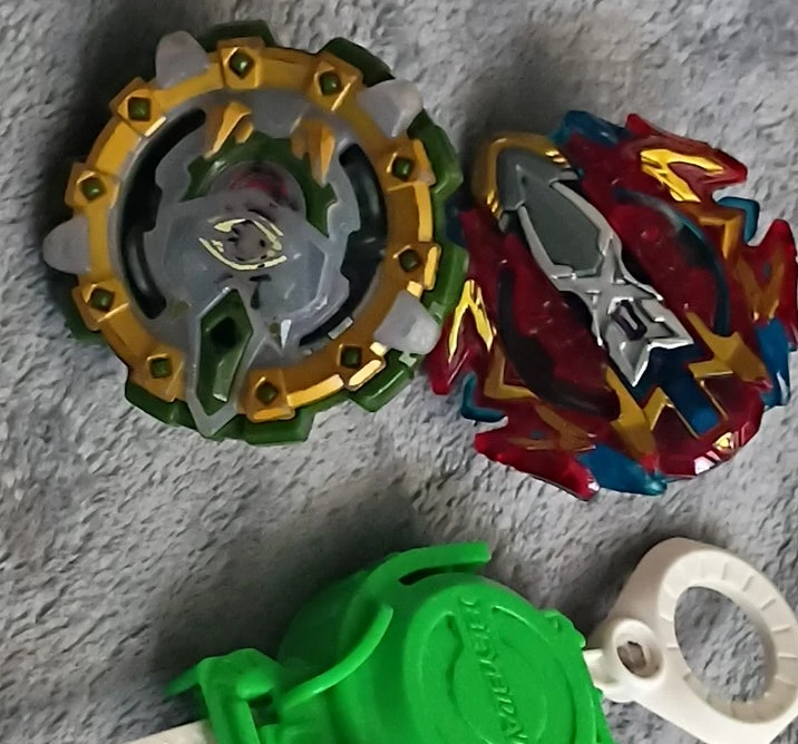 Beyblade Burst Set with 2 Beyblades and Launcher