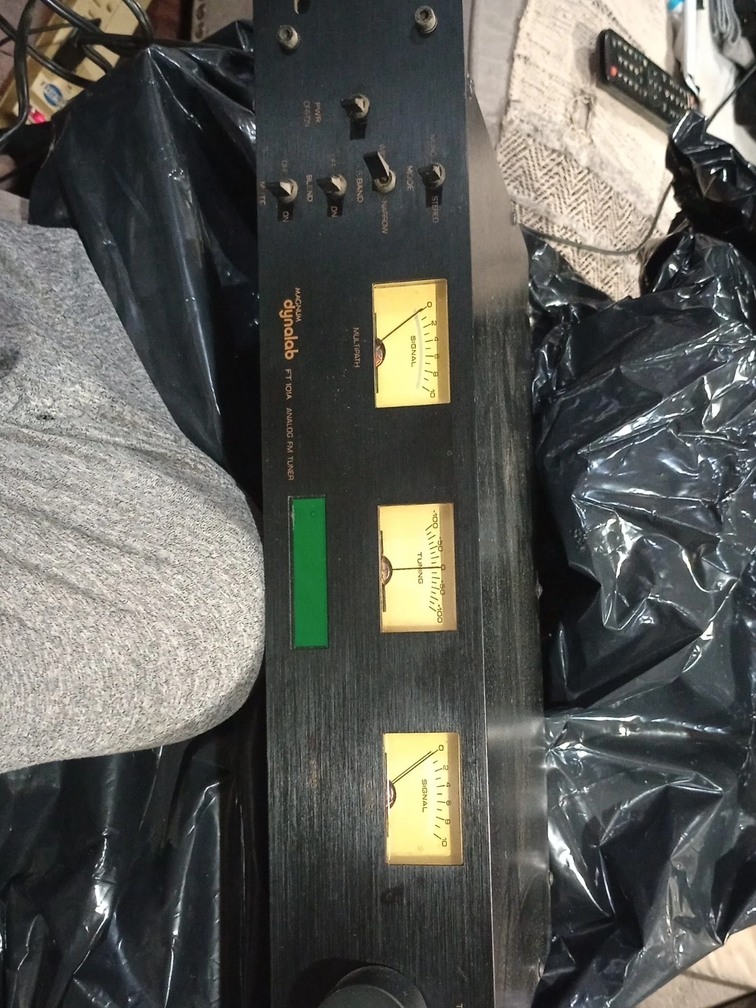 Magnum Dynalab FT 101A Analog FM Tuner