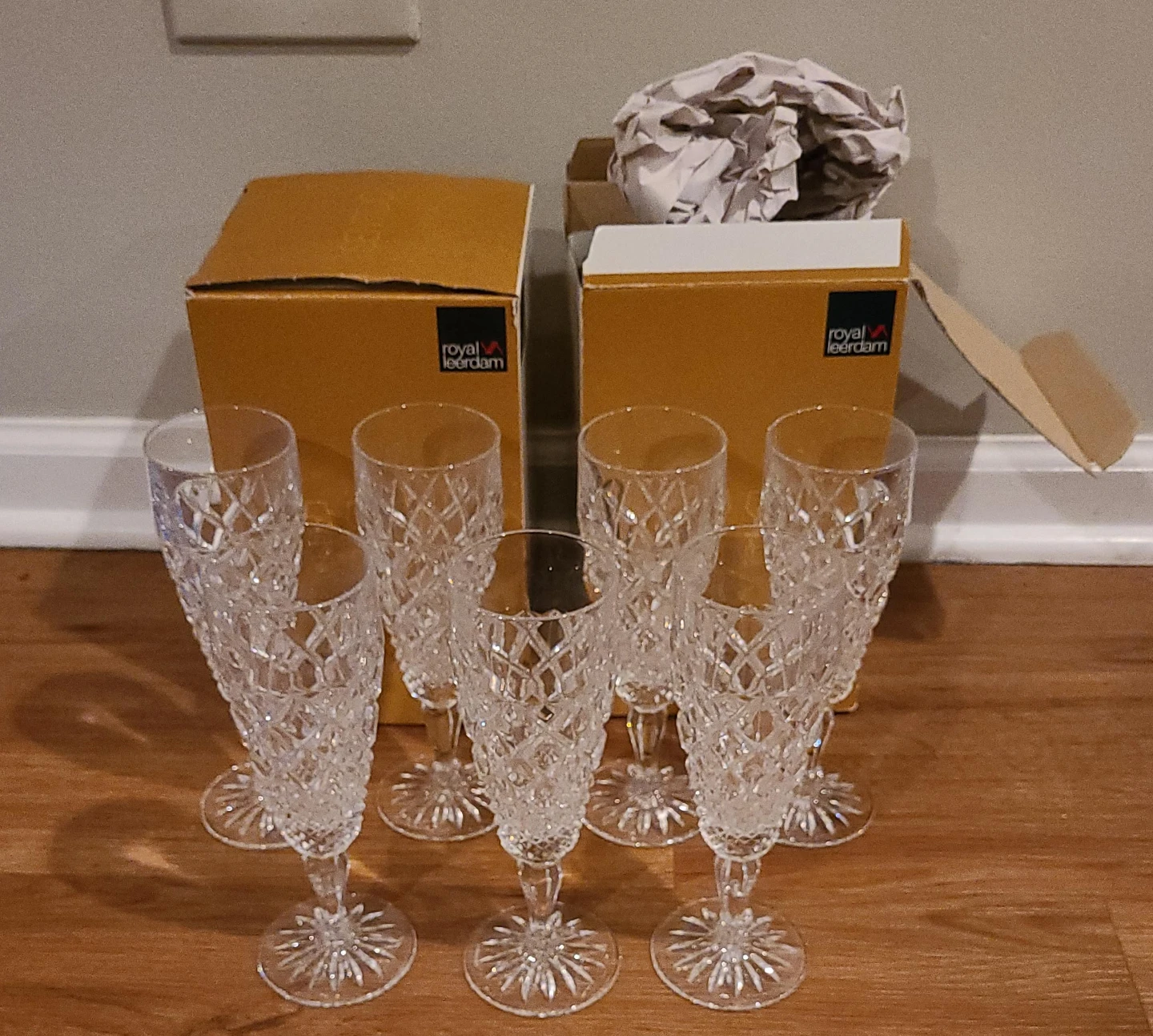 Savent Crystal Champagne Flutes (Set of 7)