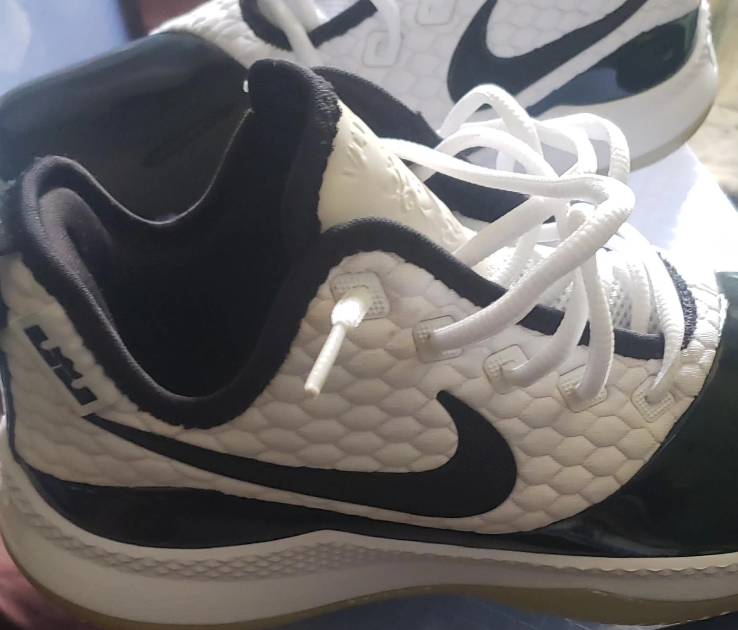 Nike LeBron Witness Basketball Shoes