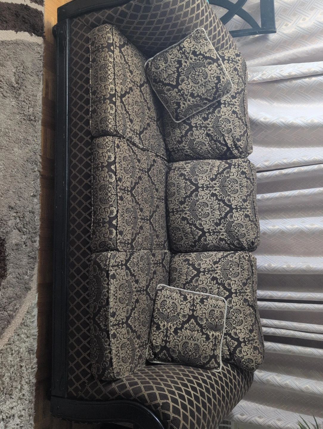 Patterned Sofa set  with Throw Pillows