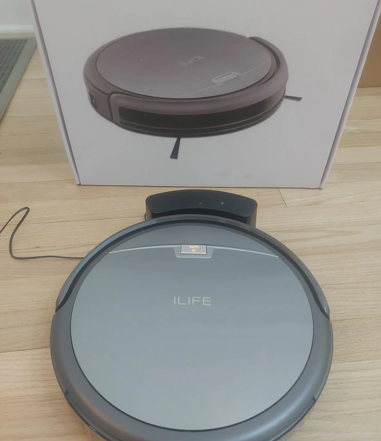 ILIFE Robot Vacuum Cleaner with charging dock
