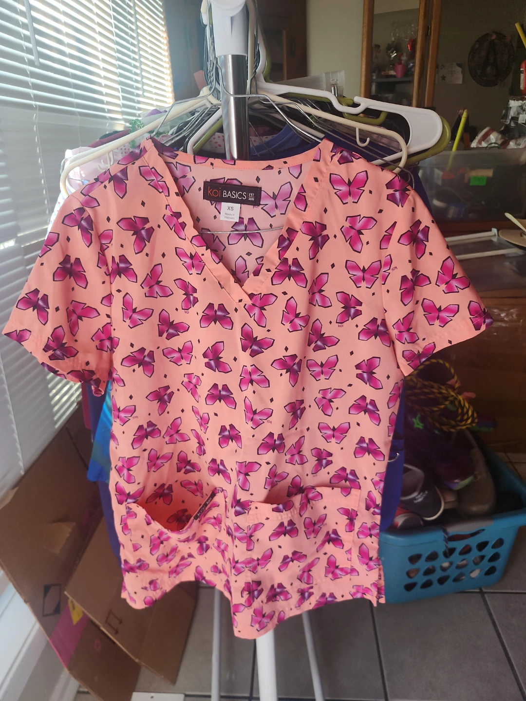 Koi Basics Pink Butterfly Scrub Top XS