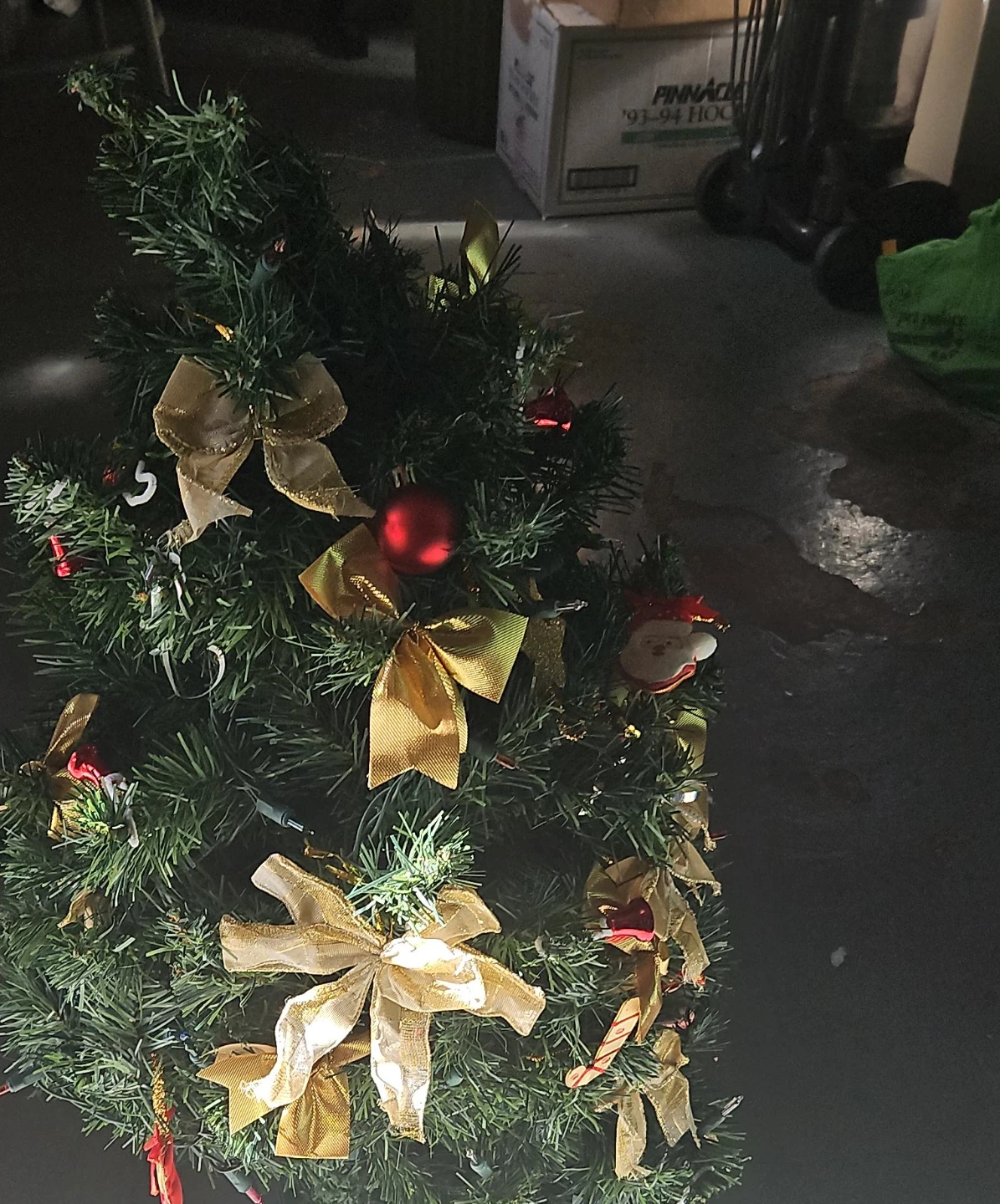 Pre-decorated Christmas Tree