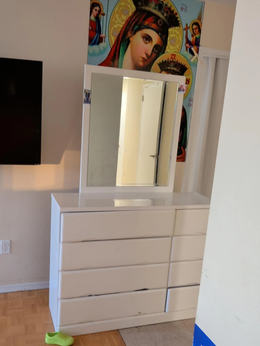 White Dresser with Mirror
