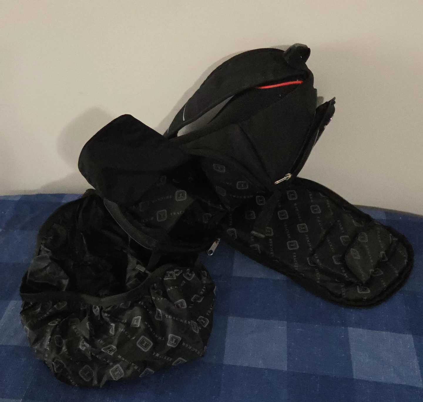 Tracker Black Travel Bag