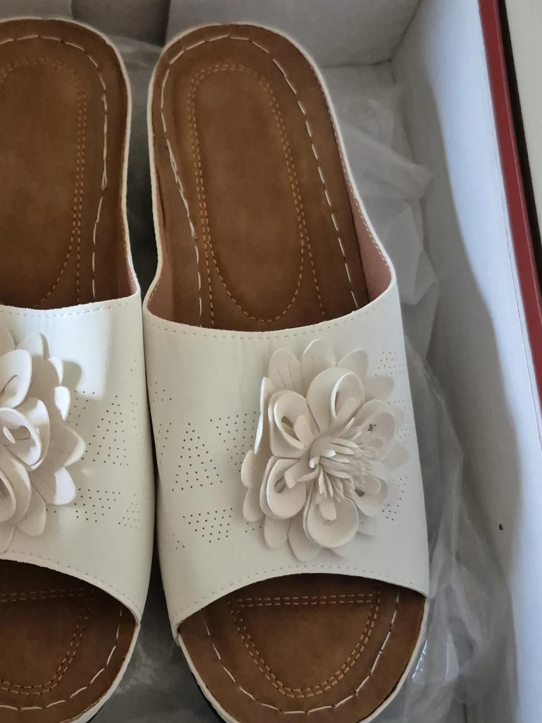 Women's White Slip-On Sandals with Flower Accent