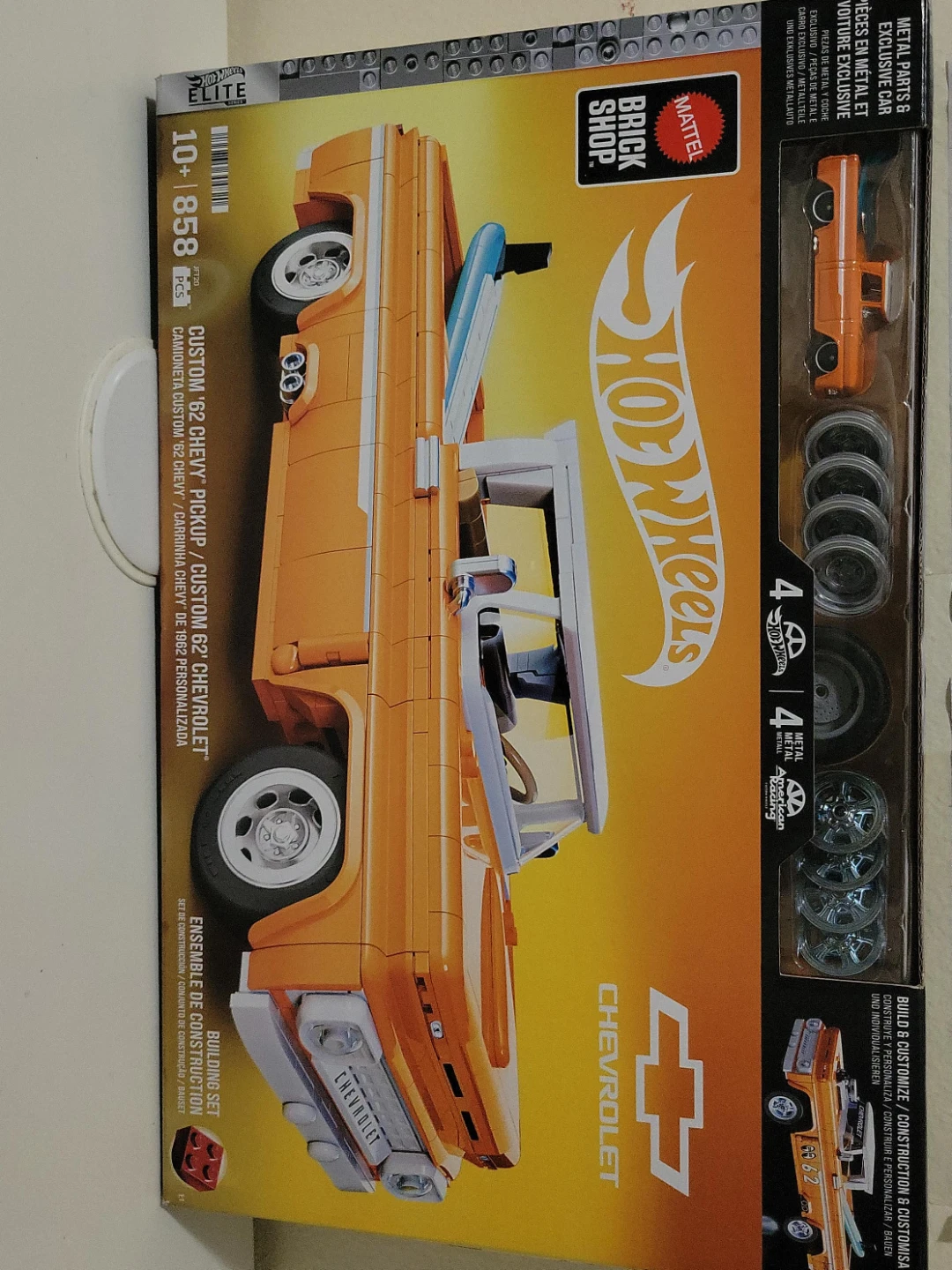 Mattel Hot Wheels Custom '62 Chevy Pickup Building Set