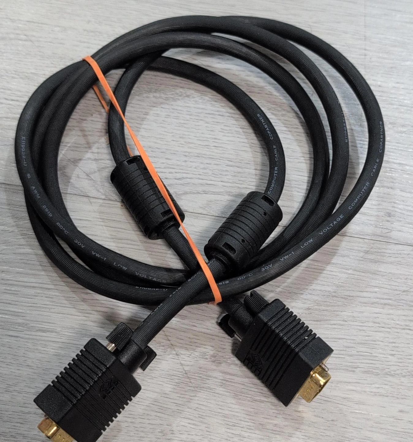 Black VGA to VGA High Quality and High Speed cord